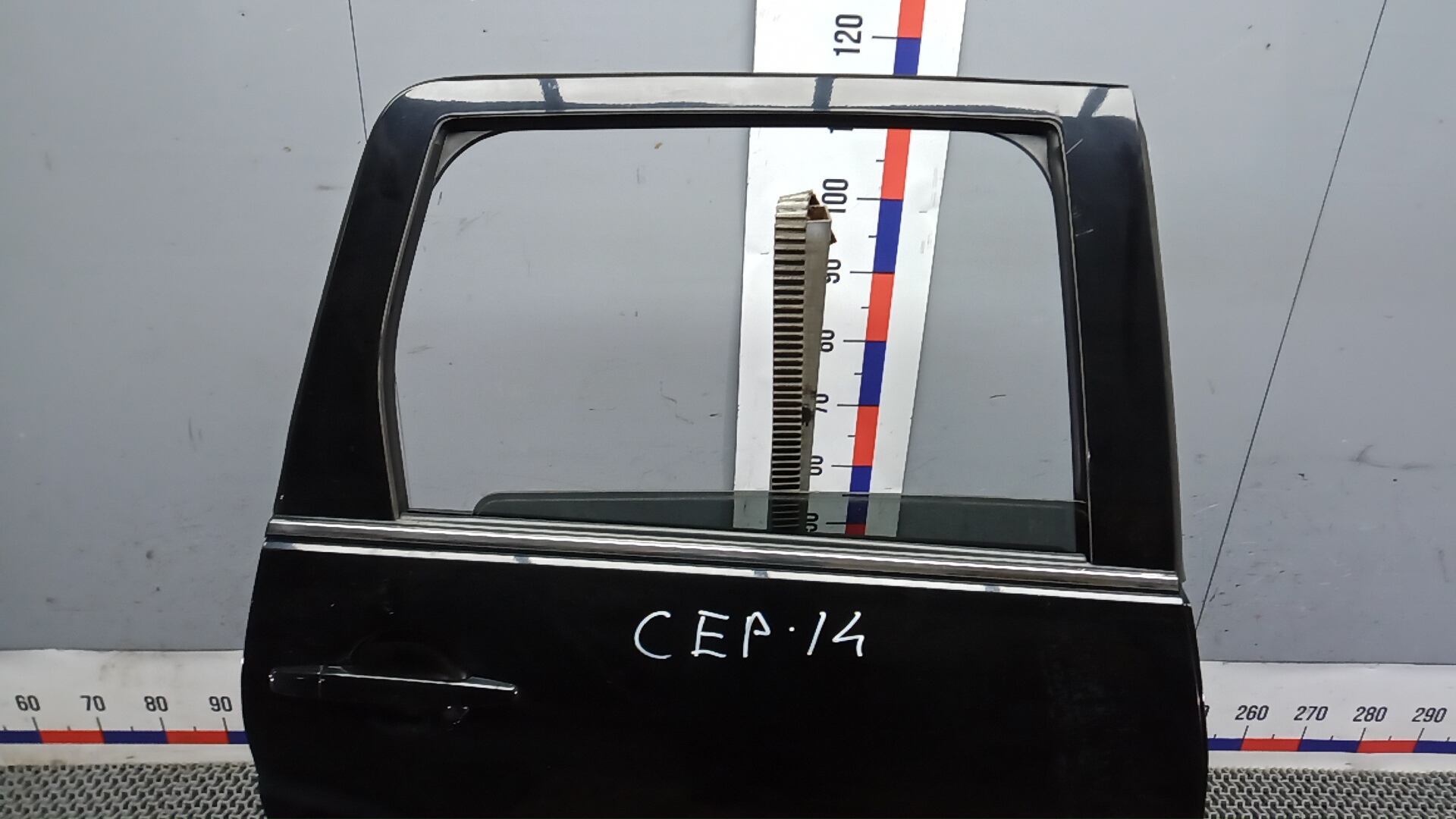 Дверь задняя правая