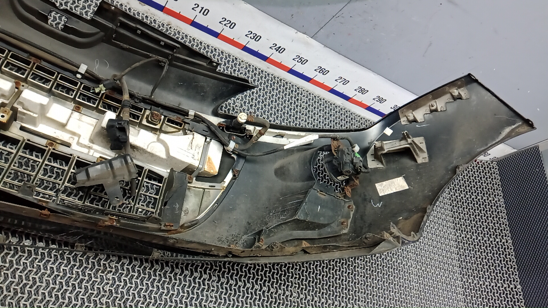 Бампер передний