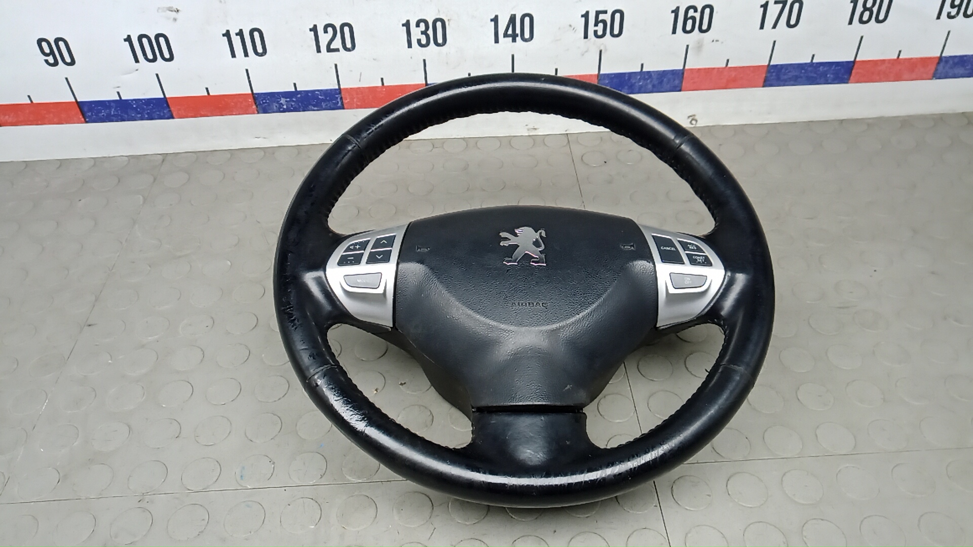 Рулевое колесо (руль)