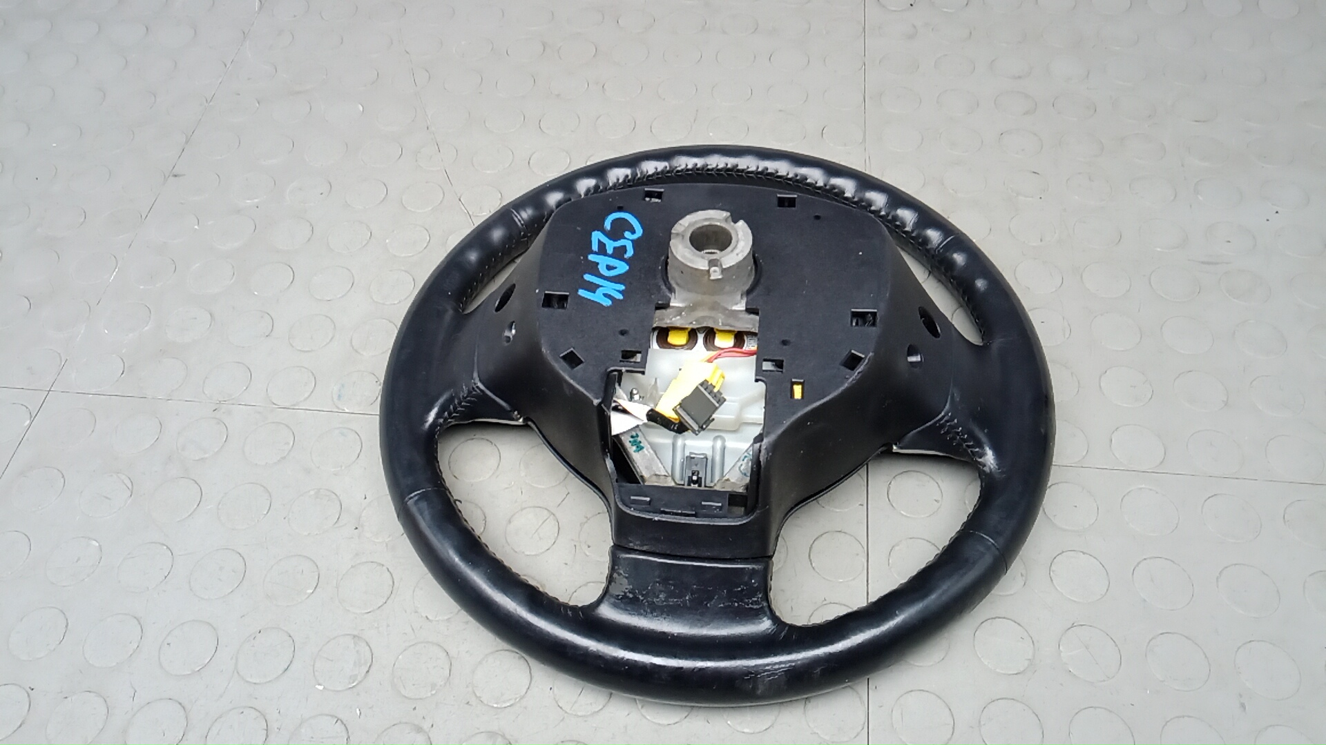 Рулевое колесо (руль)