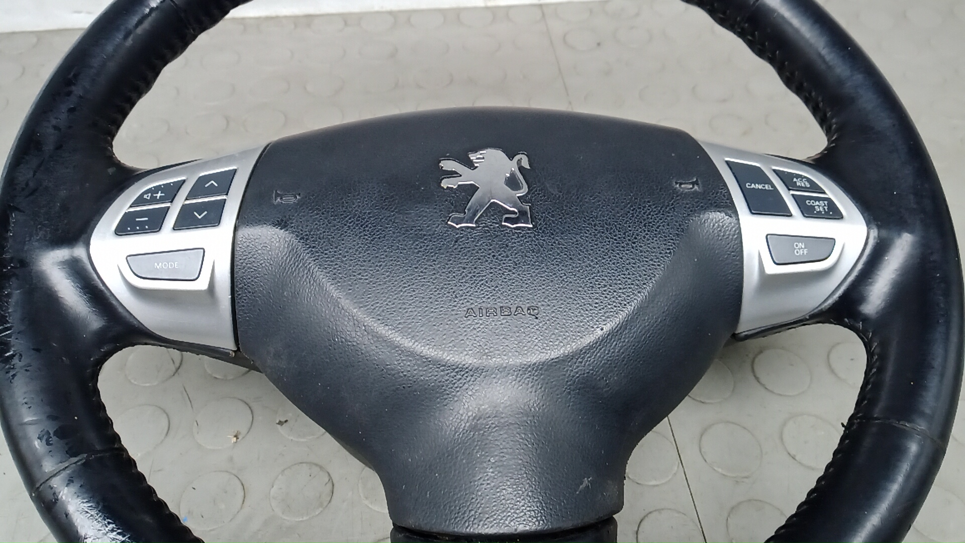 Рулевое колесо (руль)