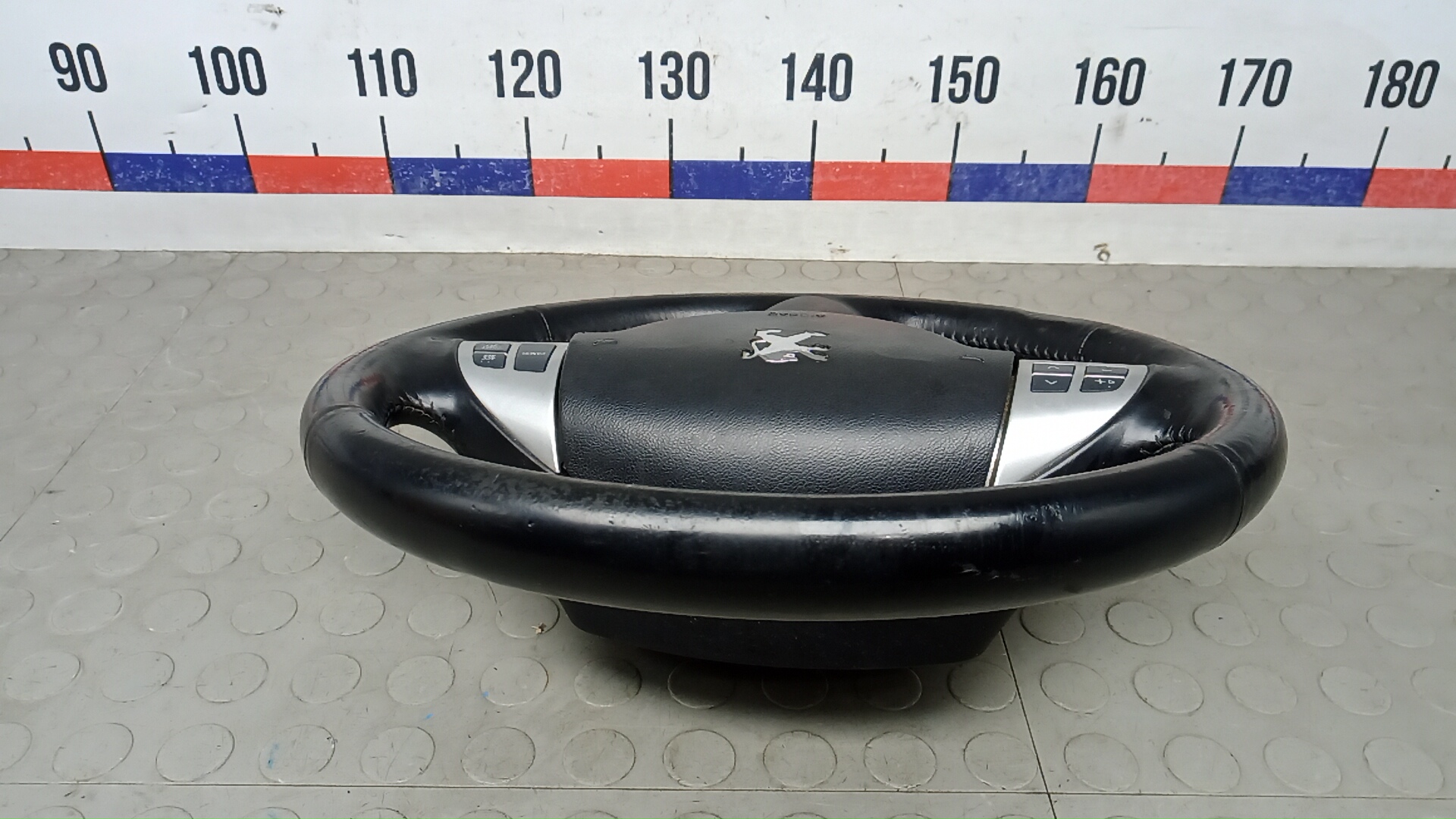 Рулевое колесо (руль)