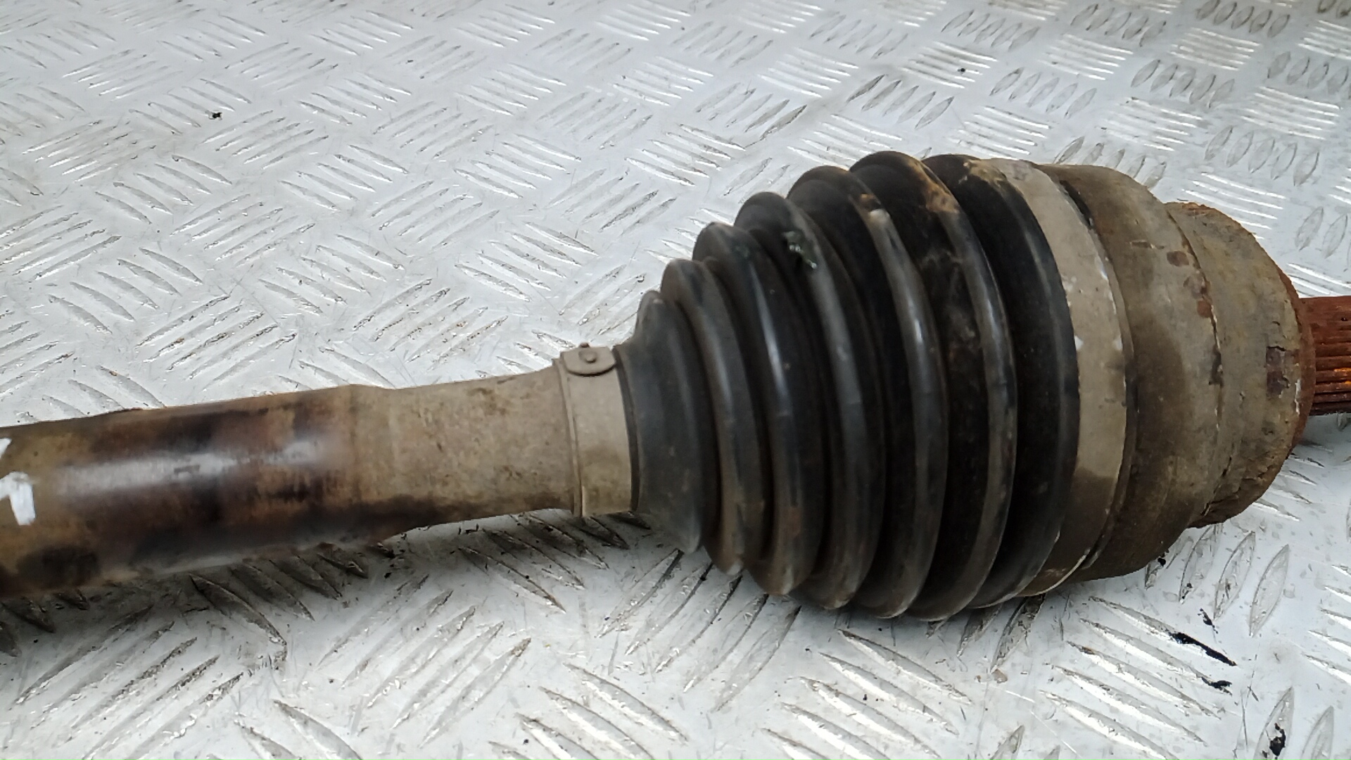 Полуось передняя правая