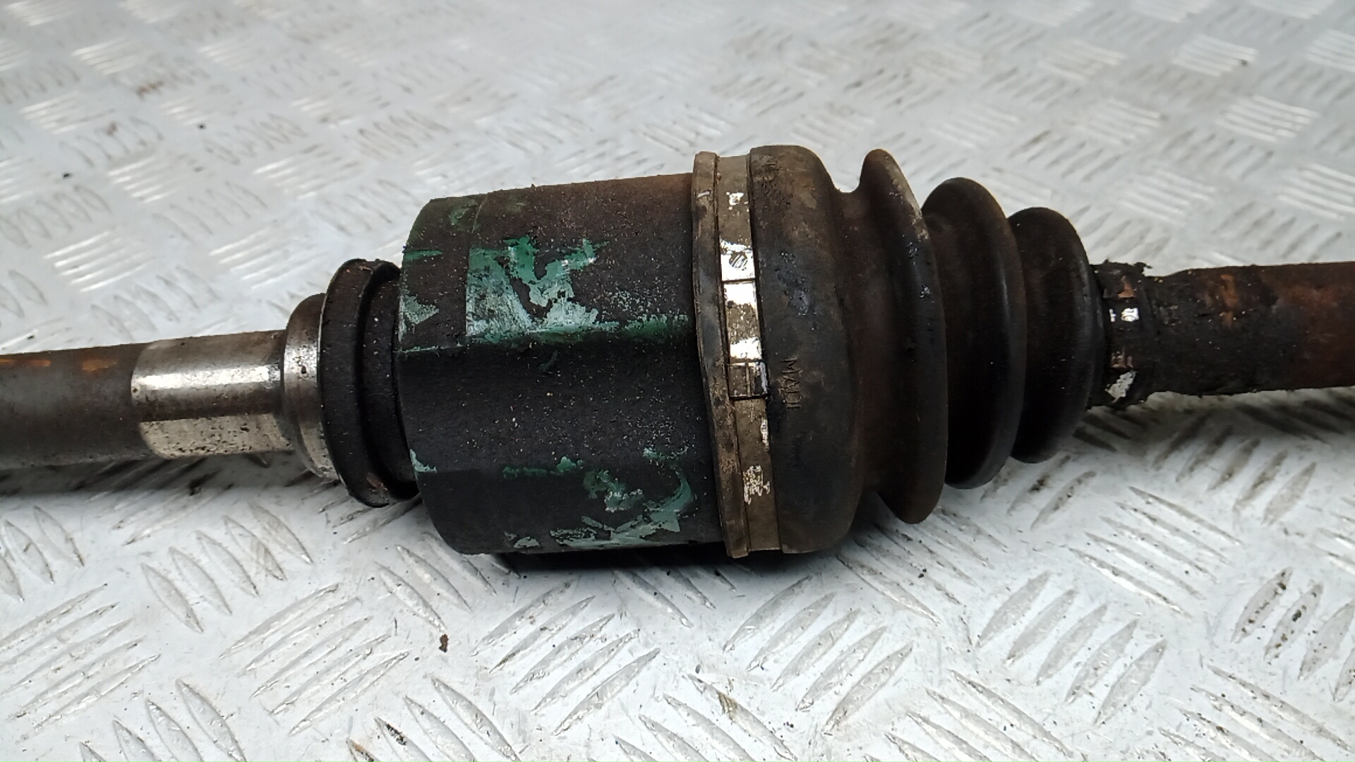 Полуось передняя правая