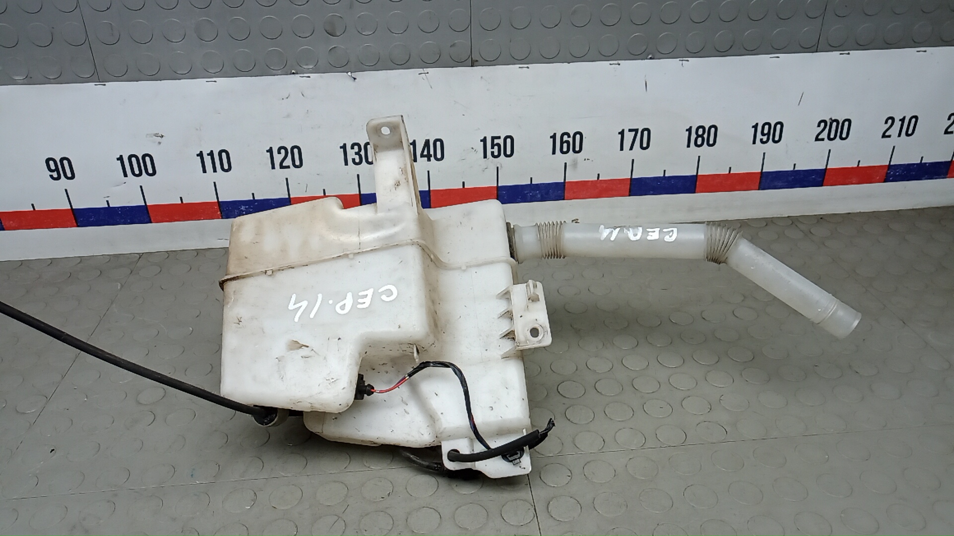 Бачок омывателя лобового стекла