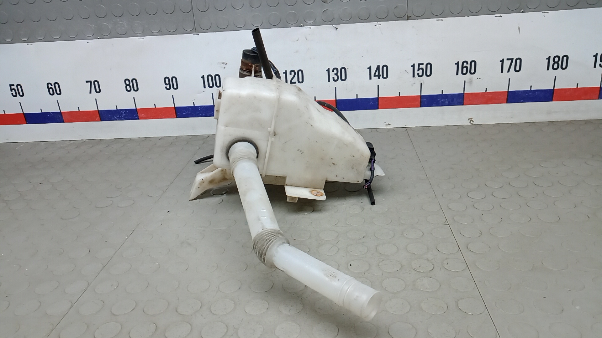 Бачок омывателя лобового стекла