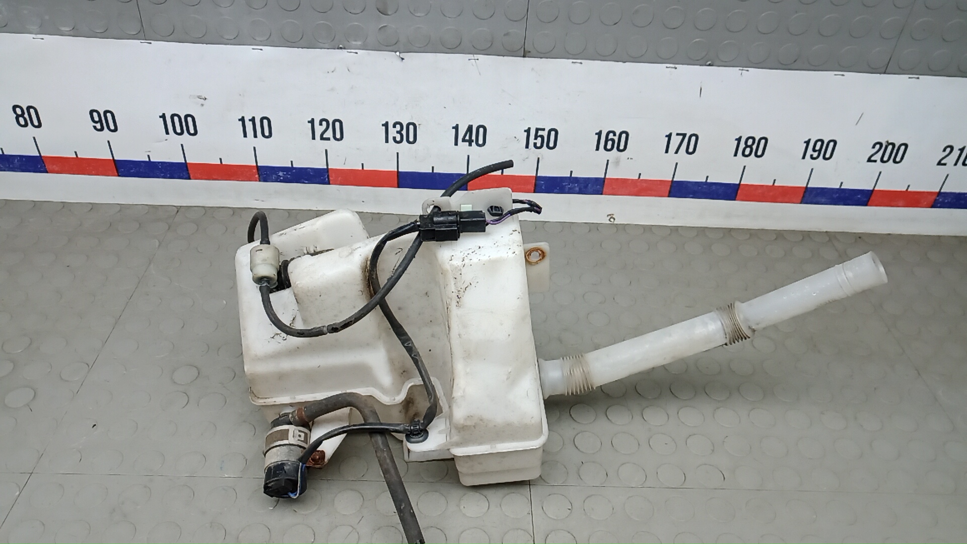 Бачок омывателя лобового стекла