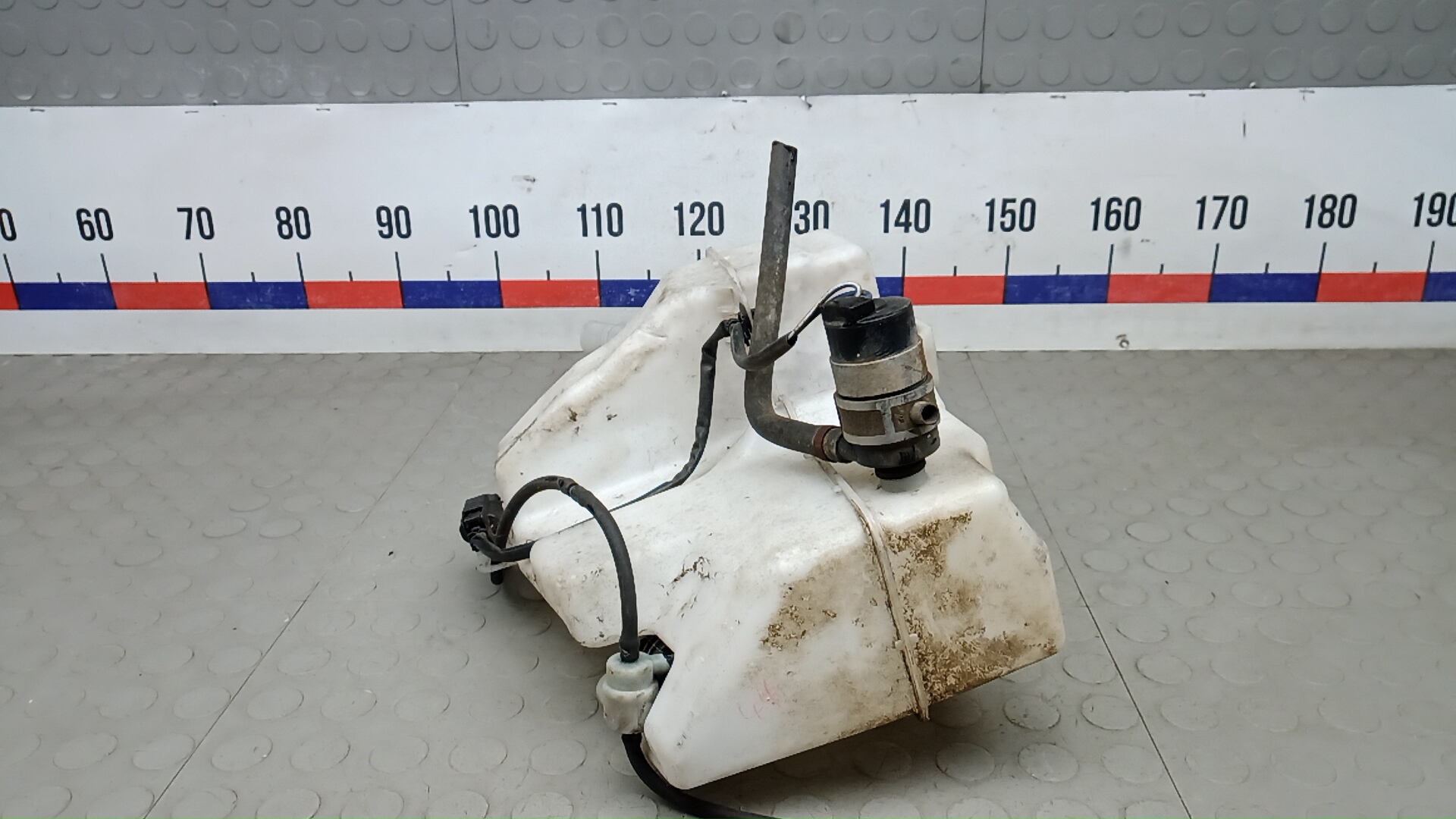 Бачок омывателя лобового стекла