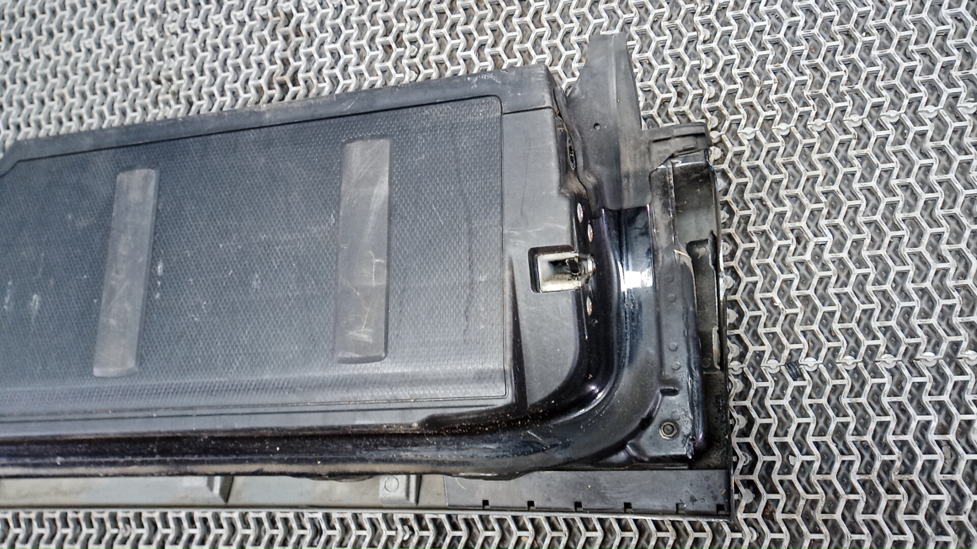 Дверь багажника нижняя (борт)