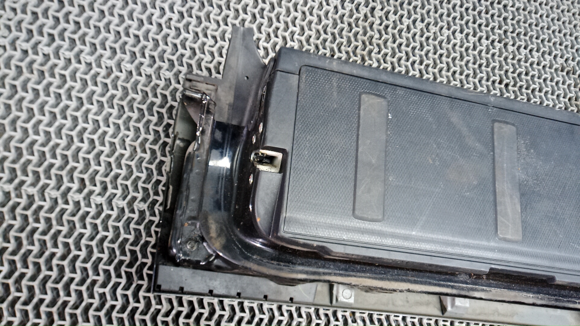 Дверь багажника нижняя (борт)