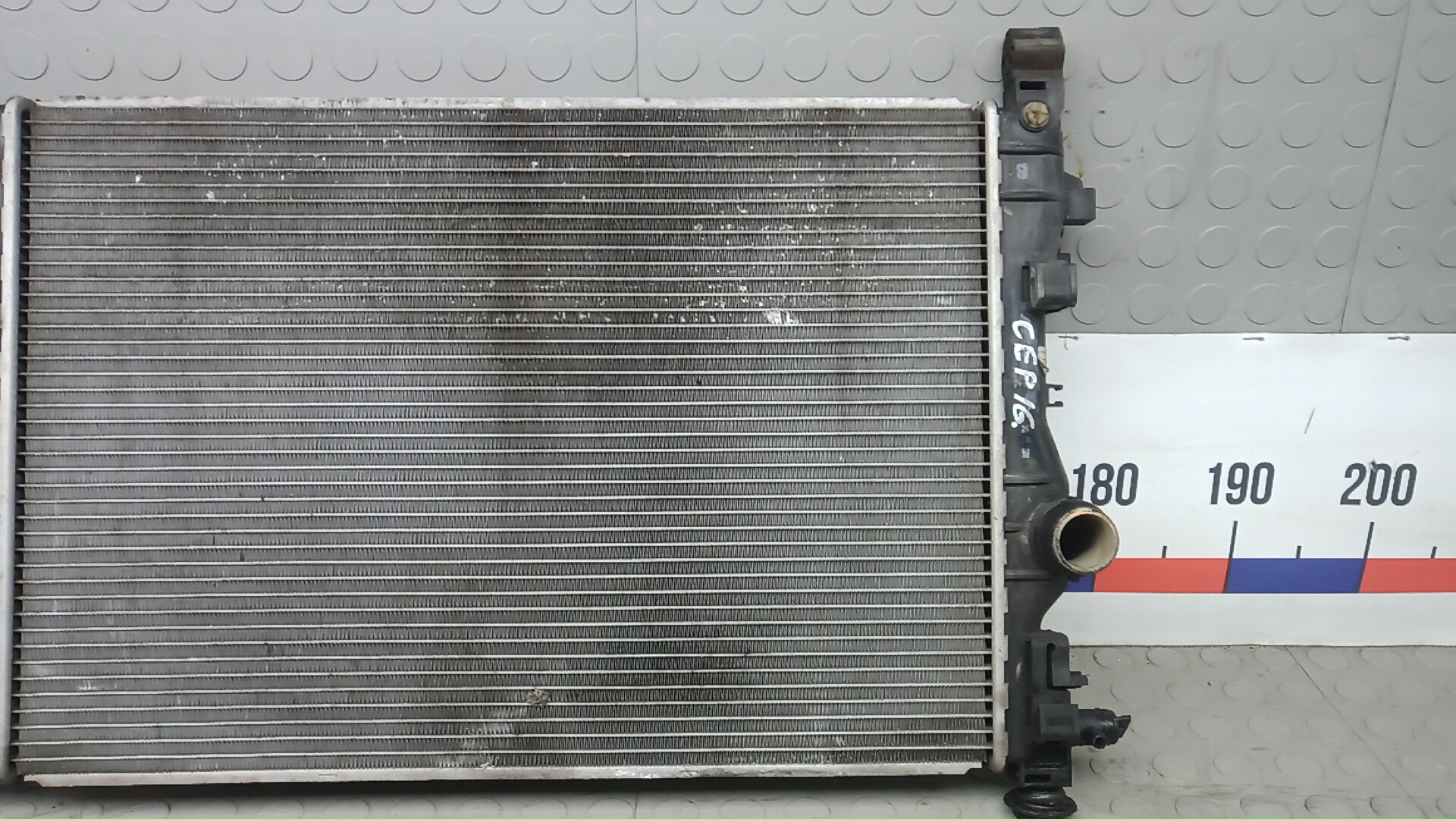 Радиатор охлаждения двигателя основной