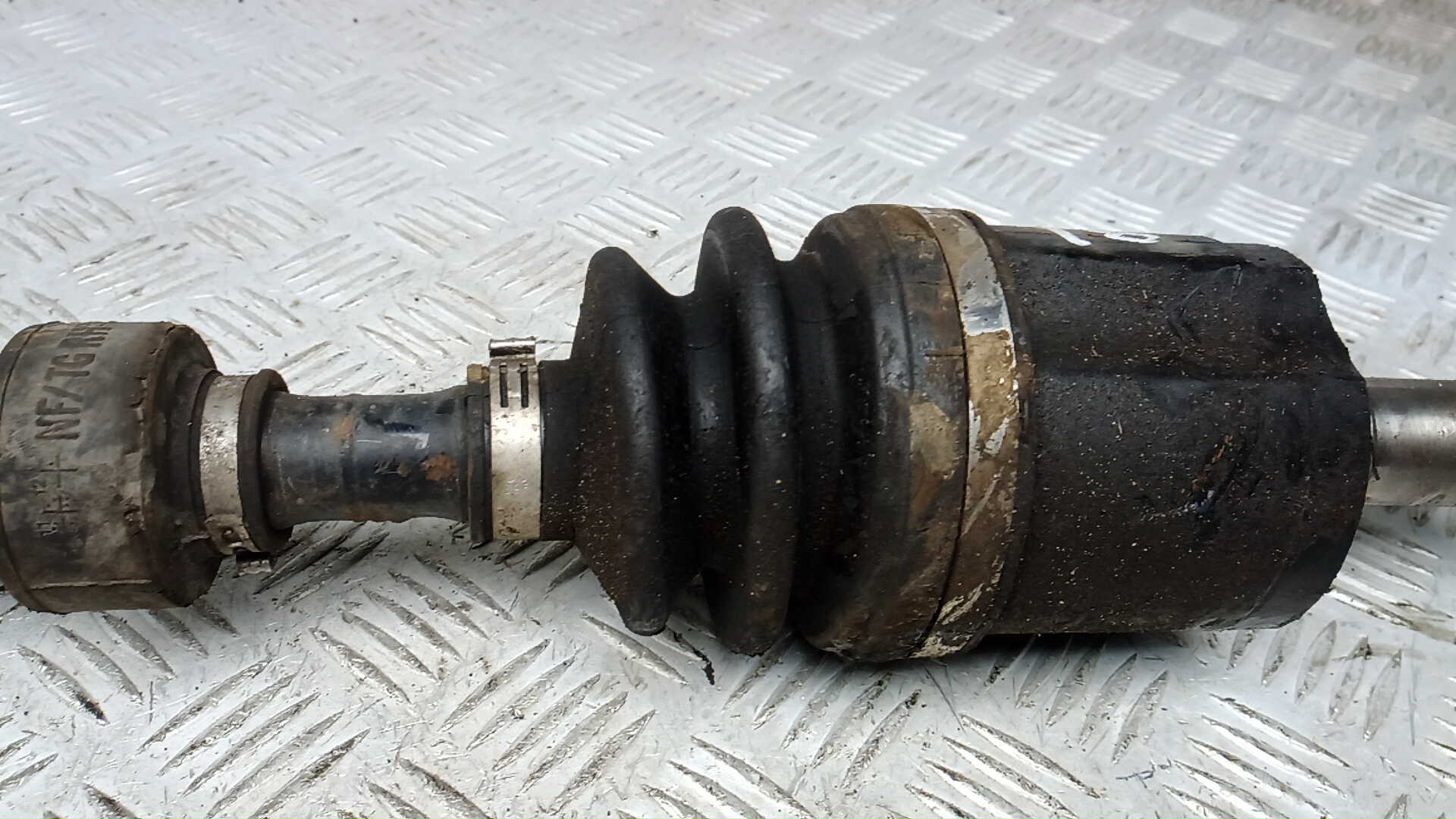 Полуось передняя левая