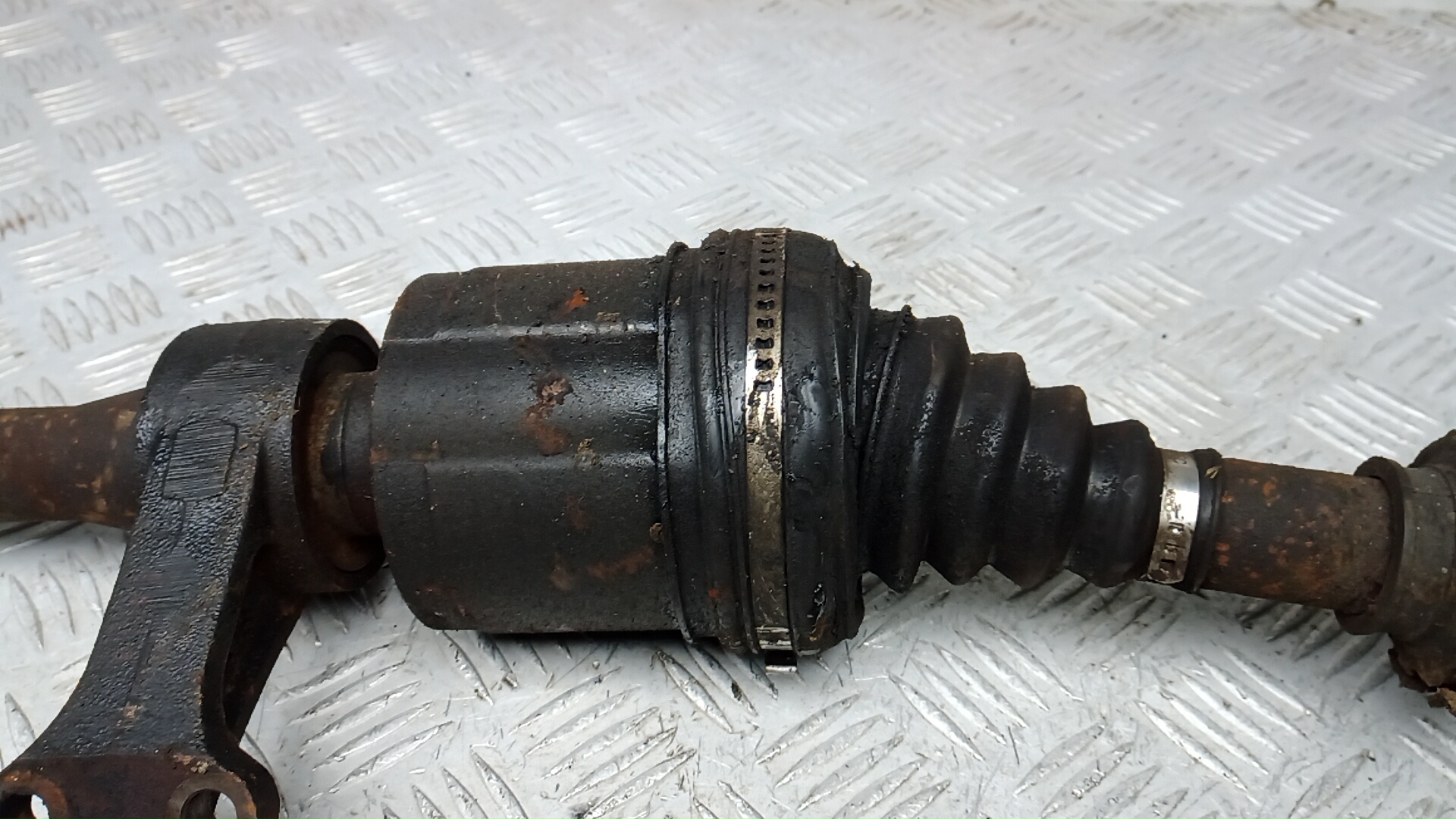 Полуось передняя правая