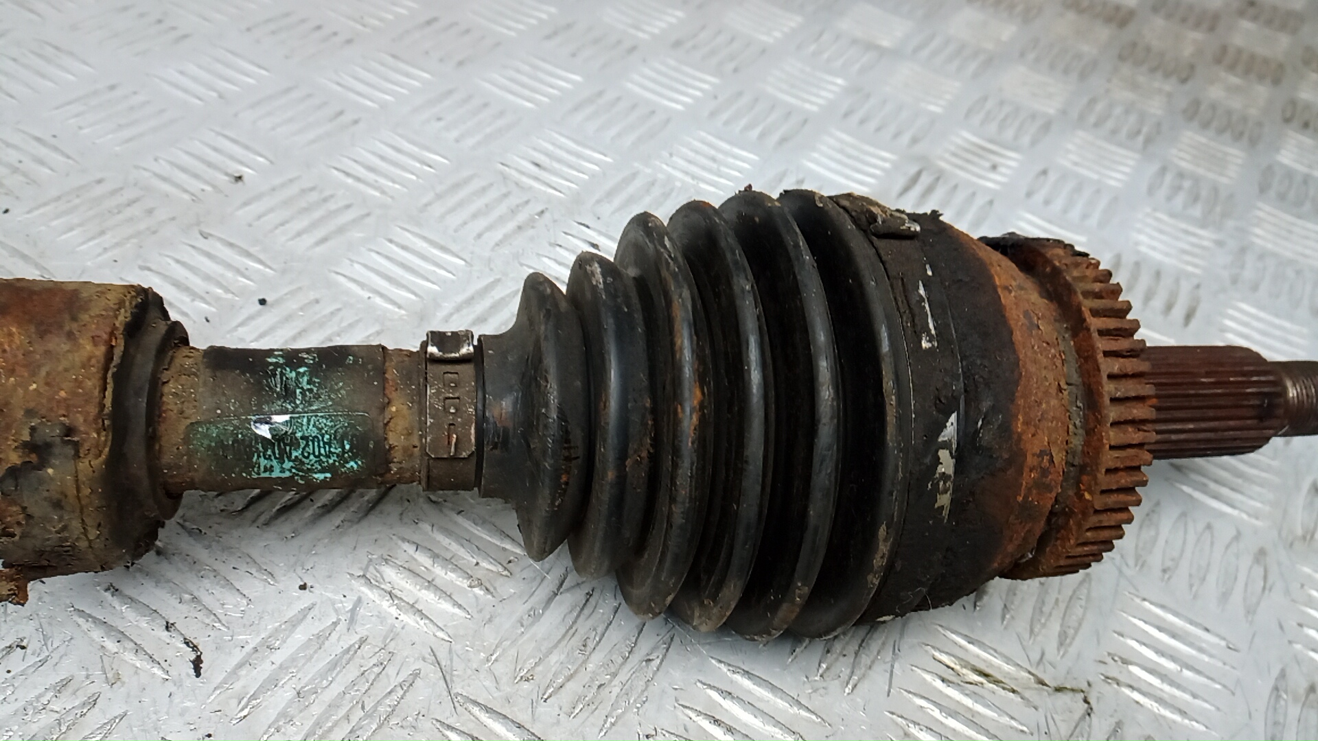 Полуось передняя правая