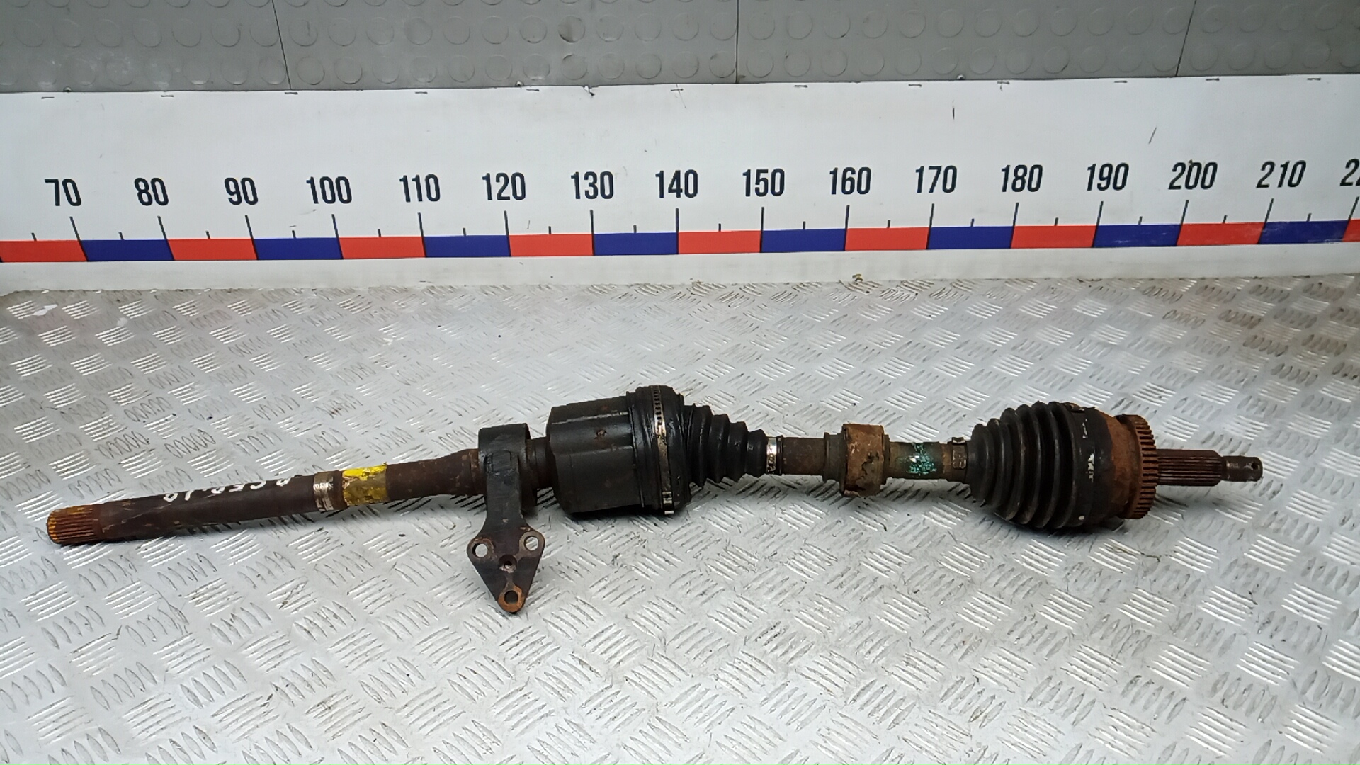 Полуось передняя правая