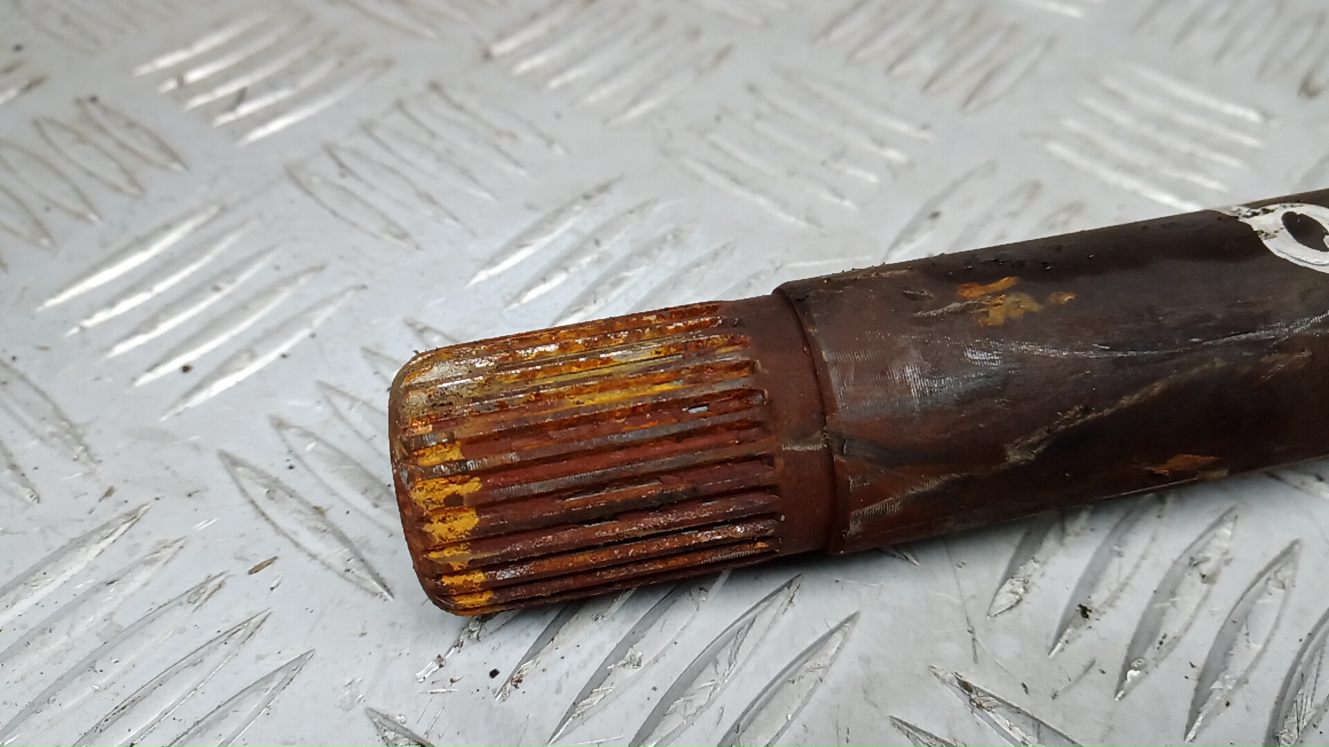 Полуось передняя правая