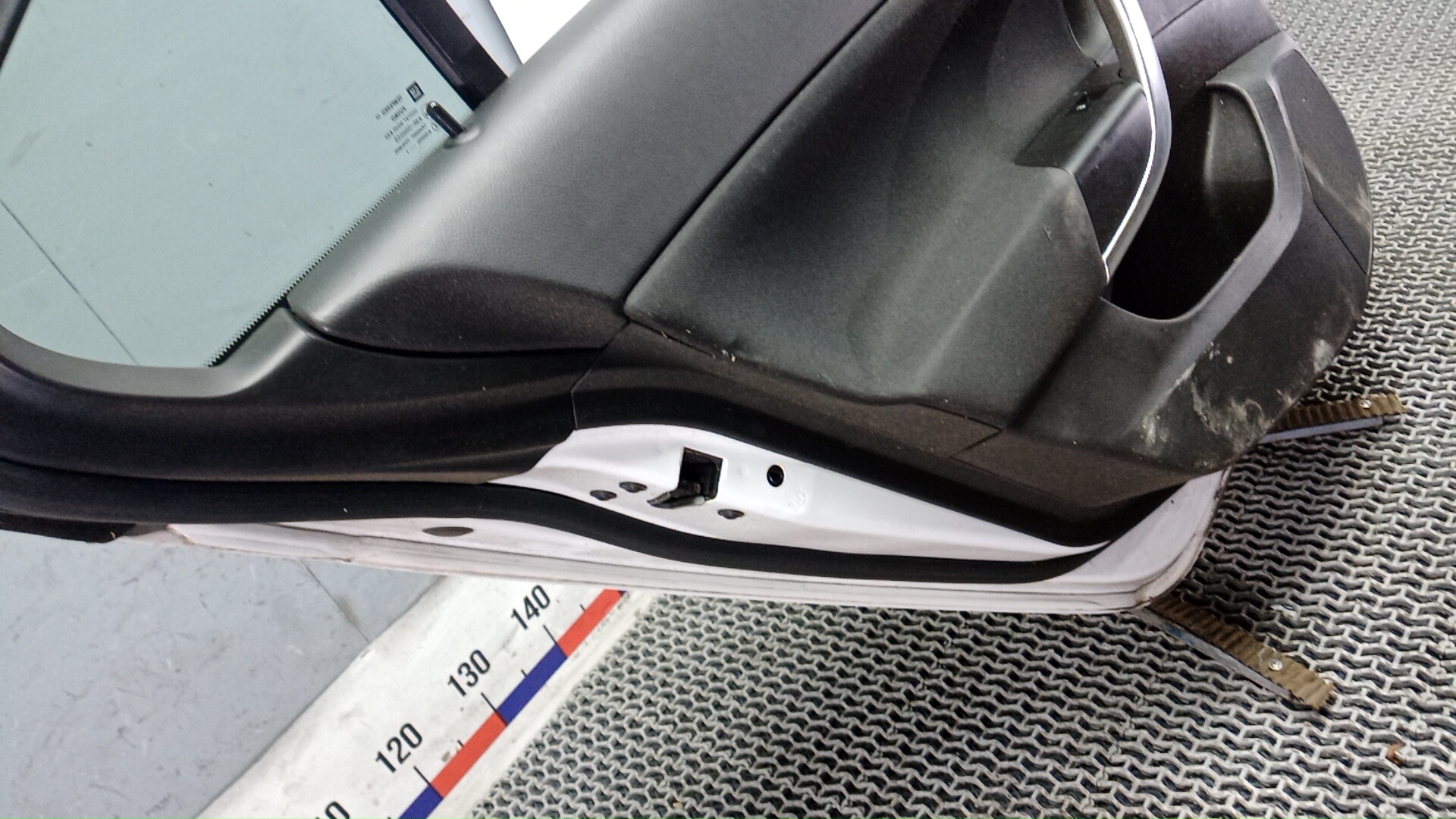 Дверь задняя левая