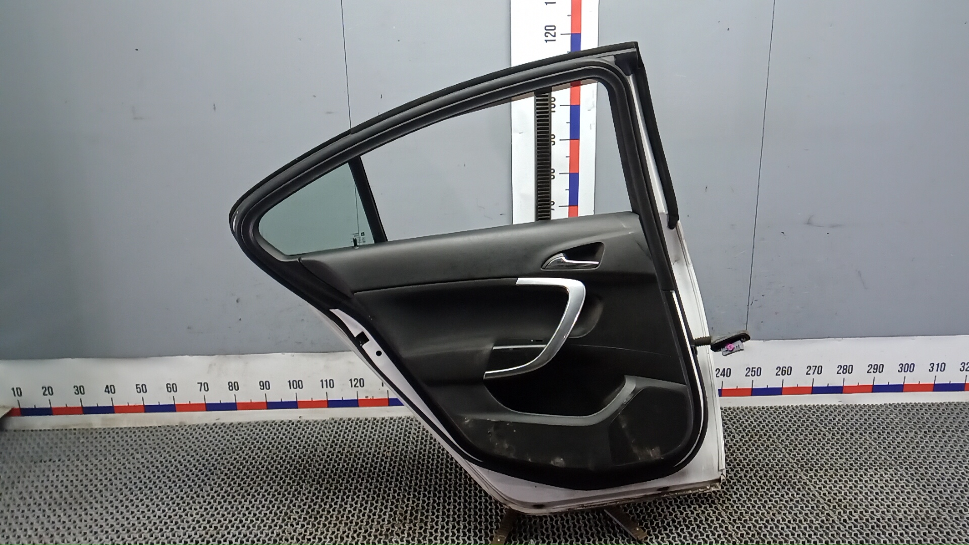 Дверь задняя левая