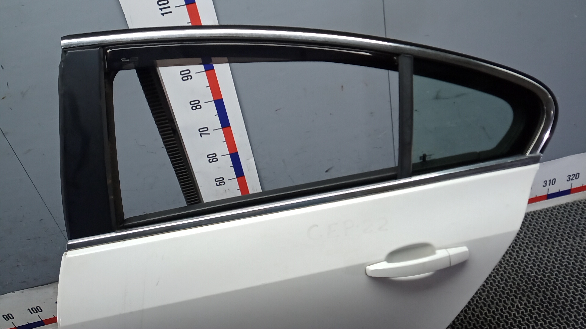 Дверь задняя левая