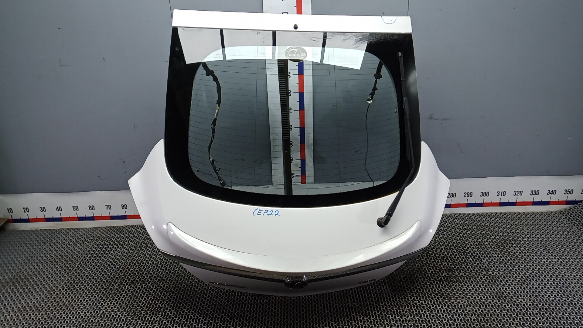 Дверь багажника