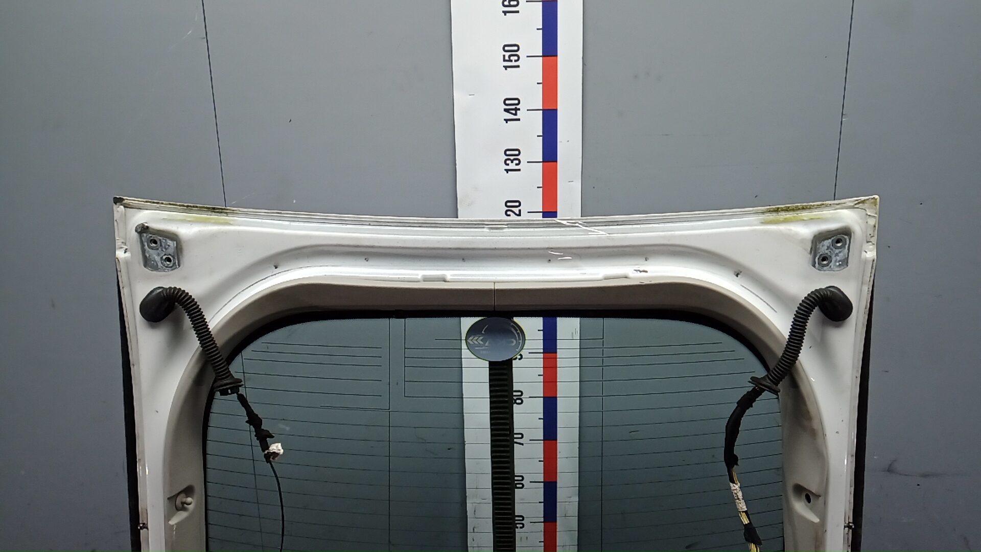 Дверь багажника