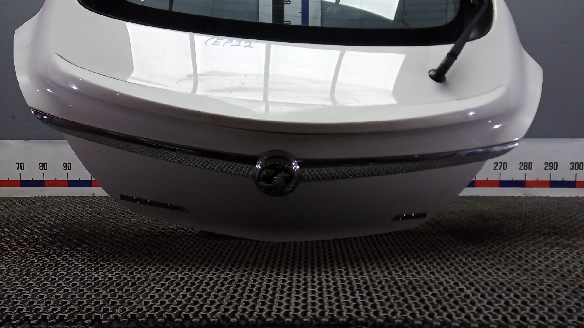 Дверь багажника