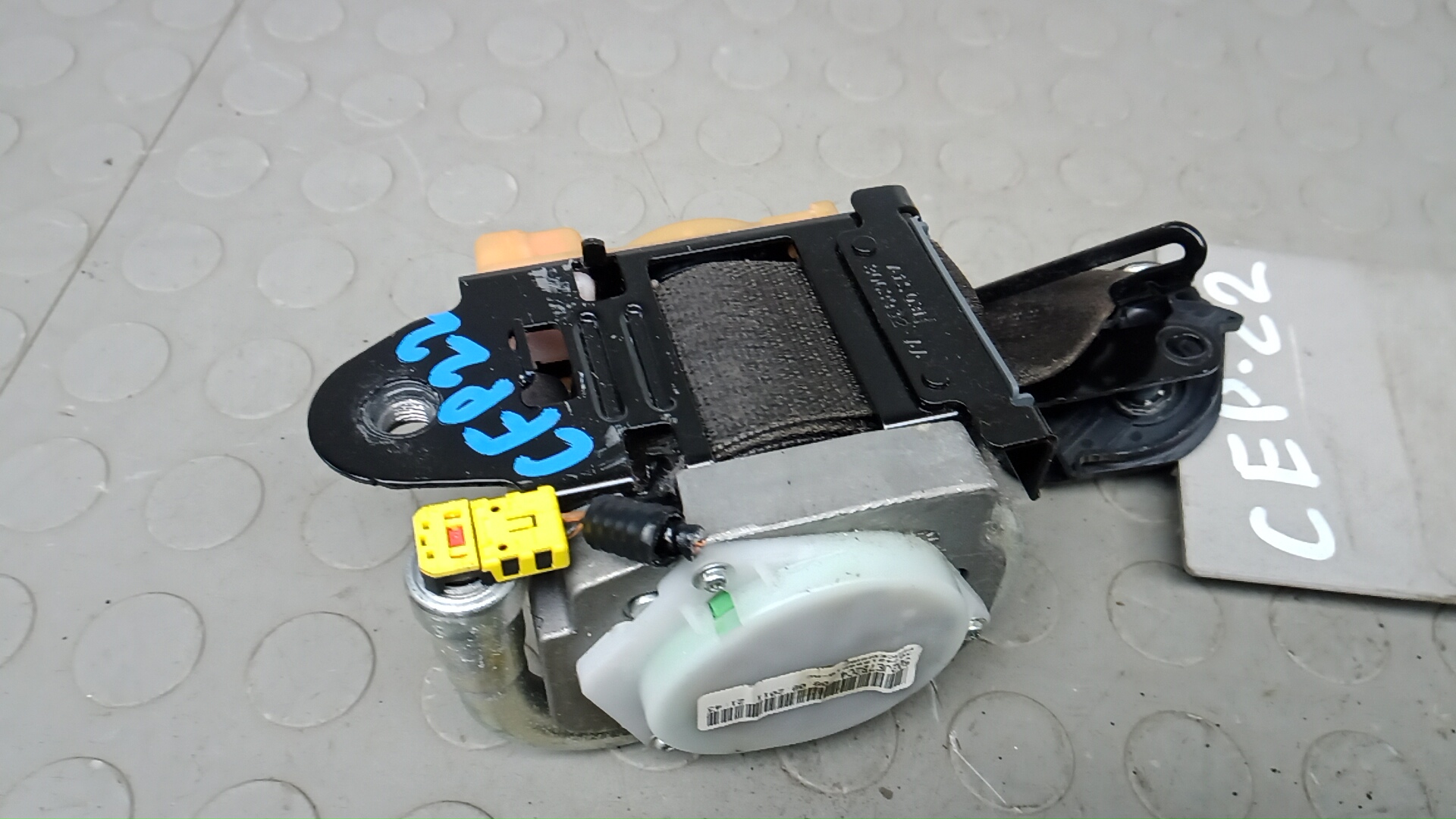 Ремень безопасности с пиропатроном