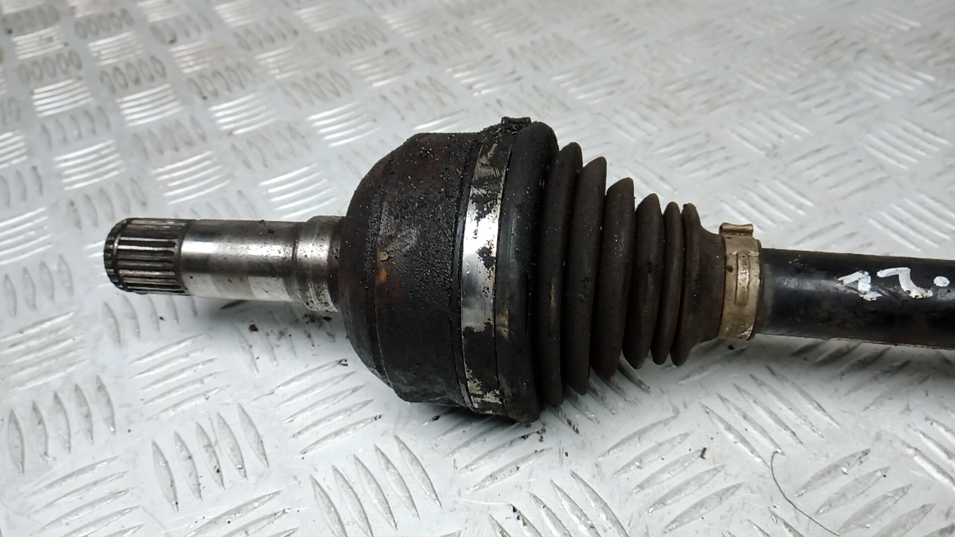 Полуось передняя левая