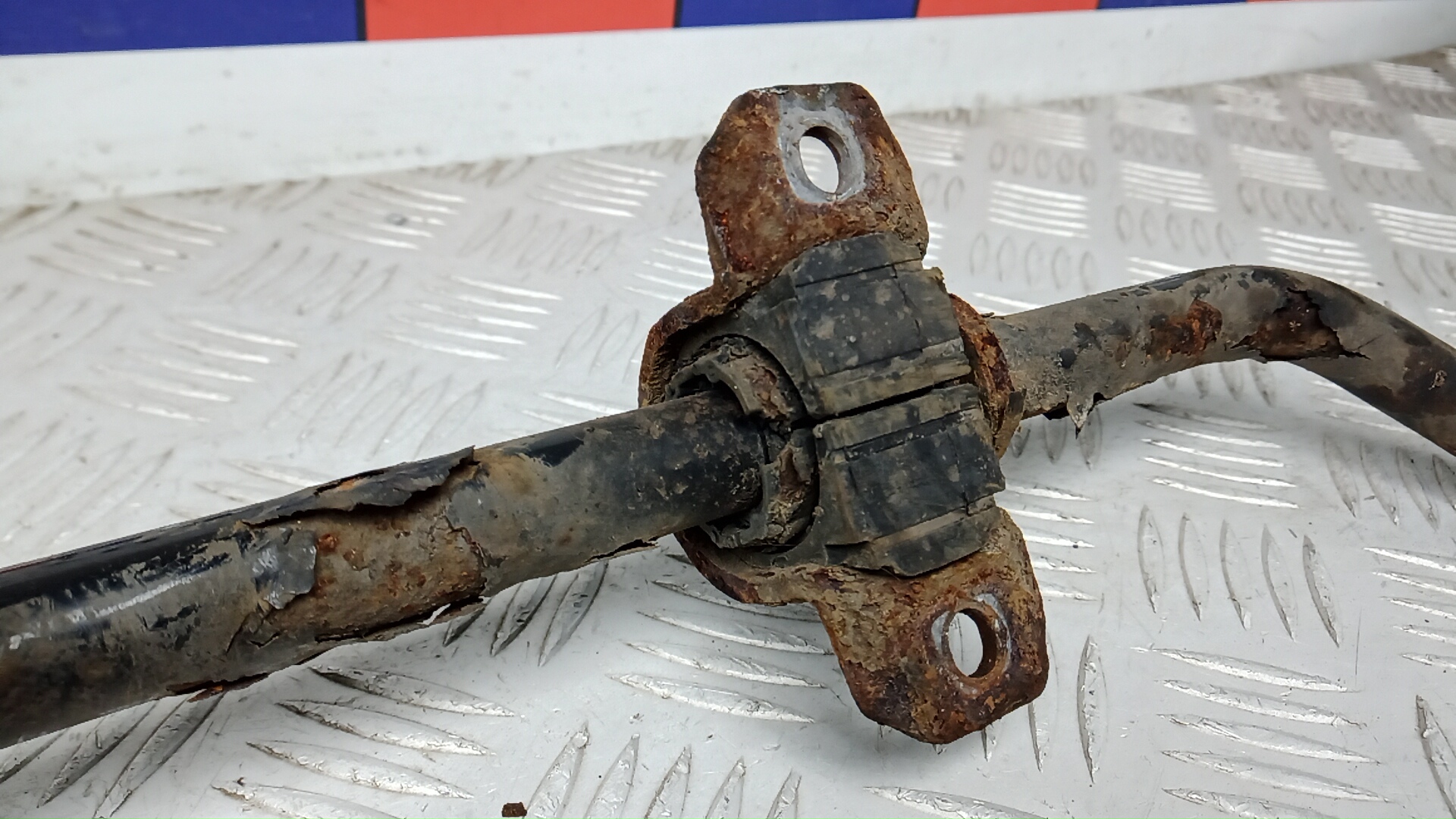 Стабилизатор передний