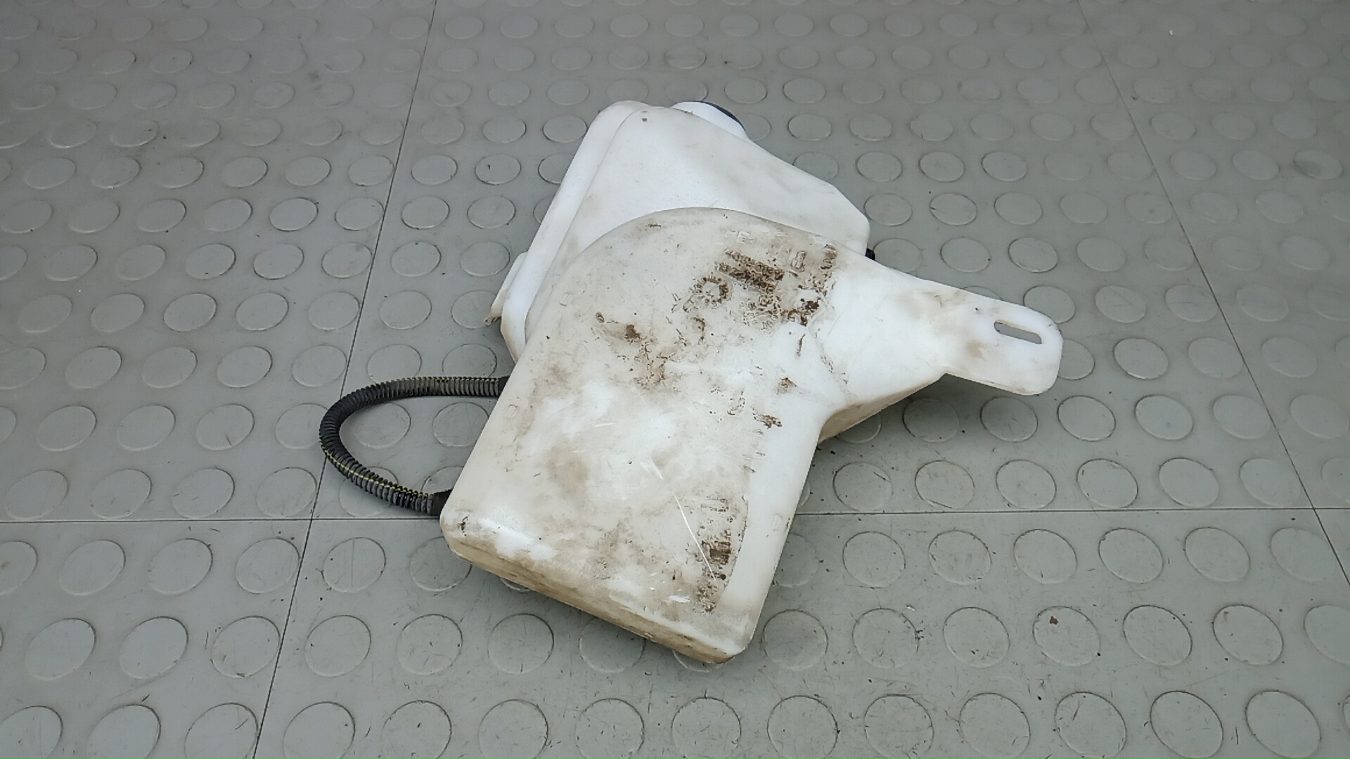 Бачок омывателя лобового стекла