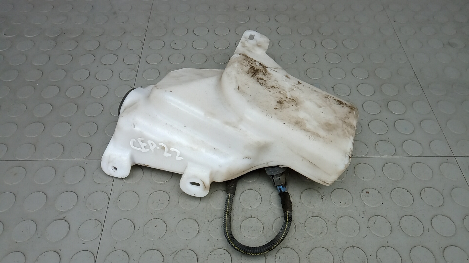 Бачок омывателя лобового стекла