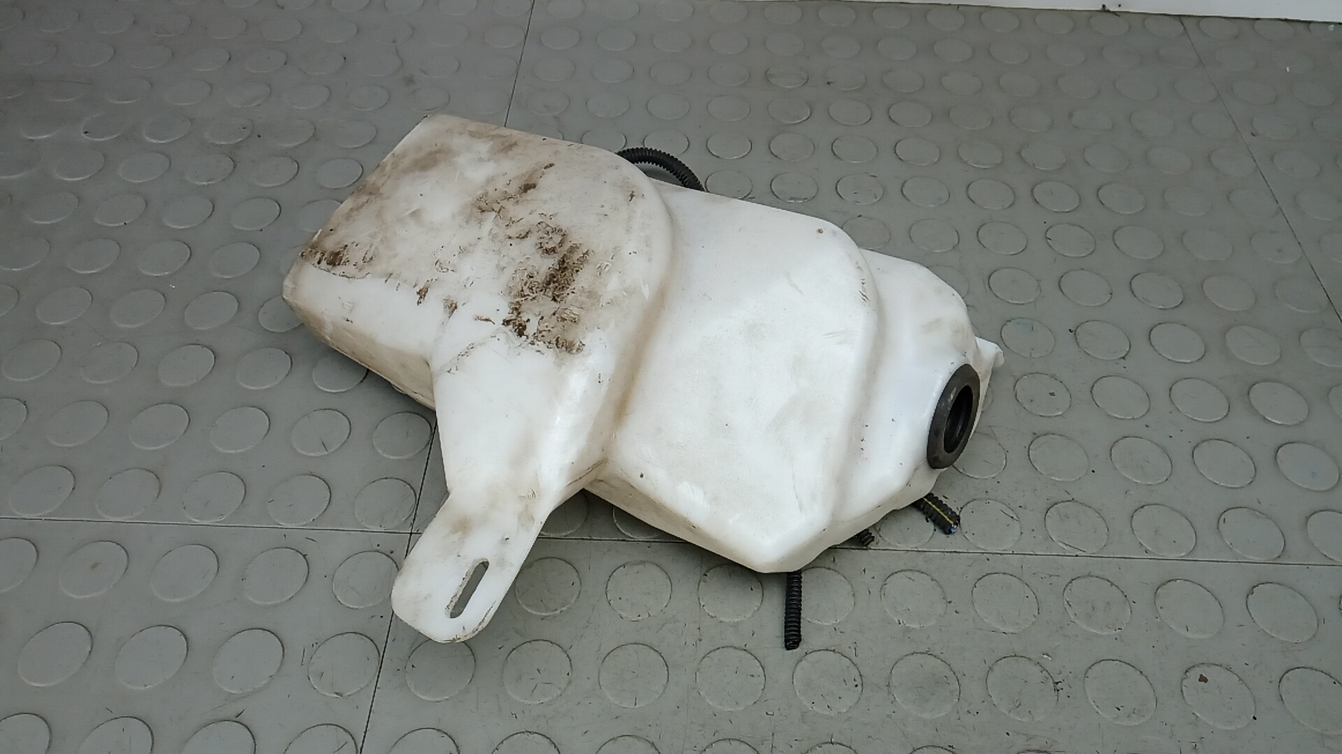 Бачок омывателя лобового стекла