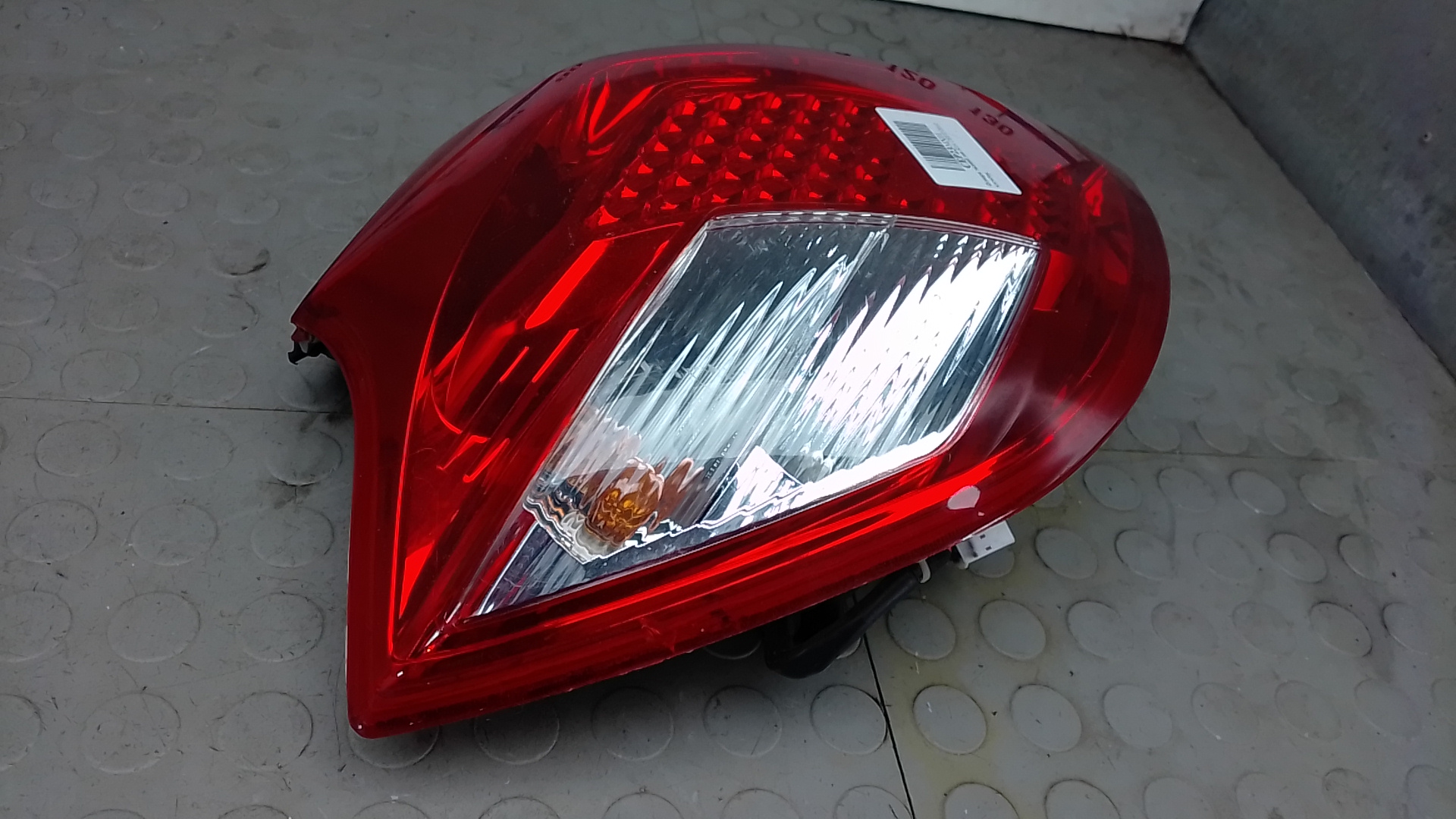 Фонарь задний левый