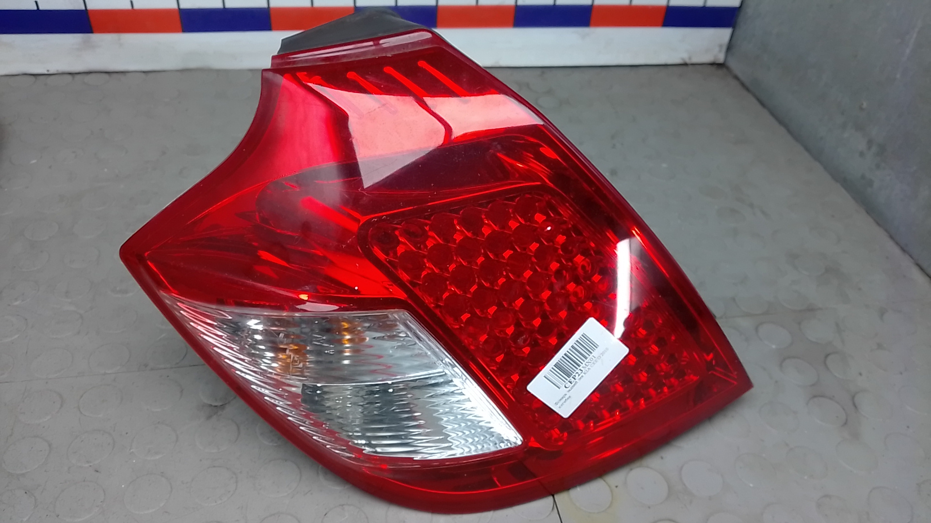 Фонарь задний левый