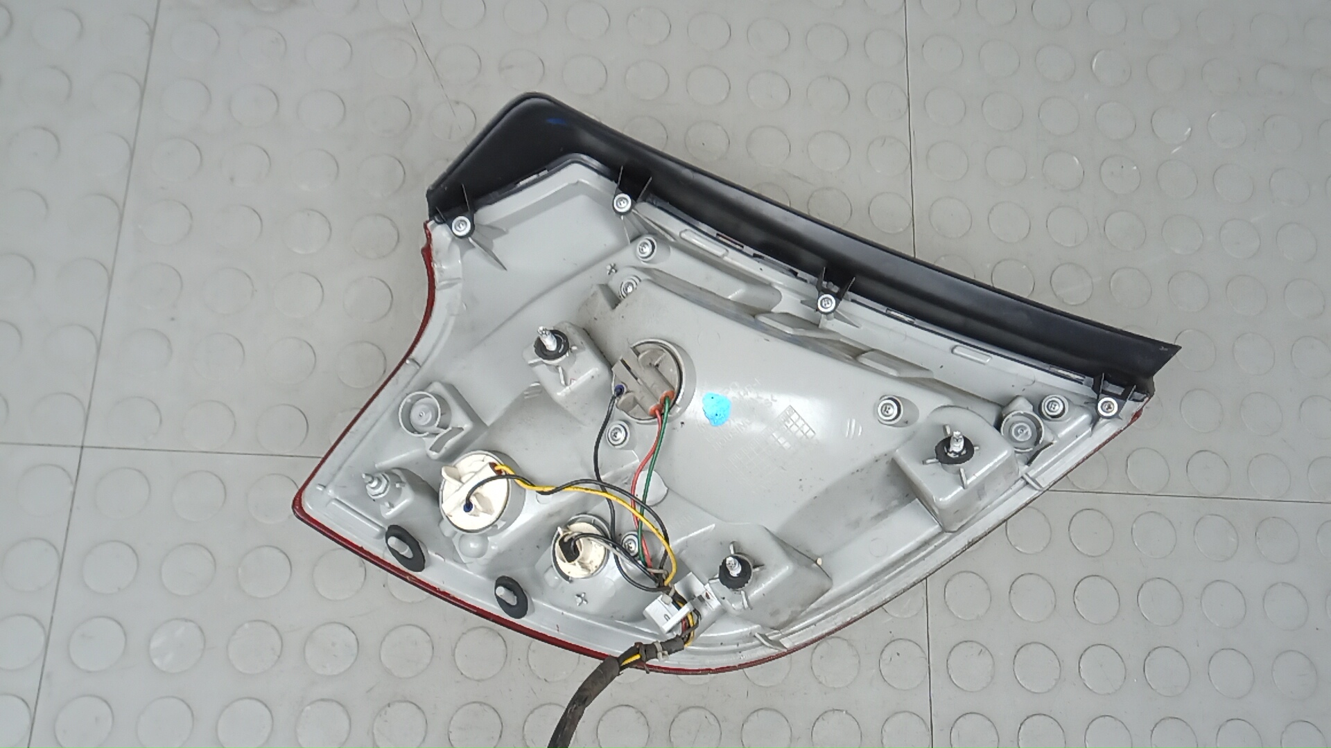 Фонарь задний правый