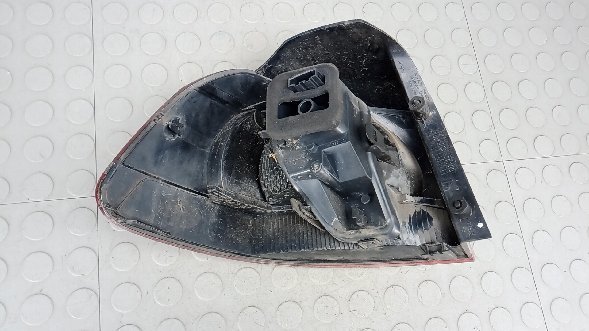 Фонарь задний правый