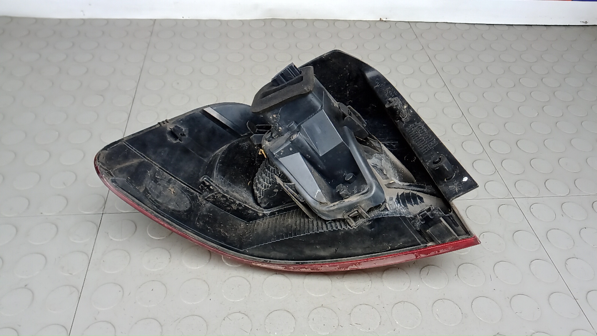 Фонарь задний правый