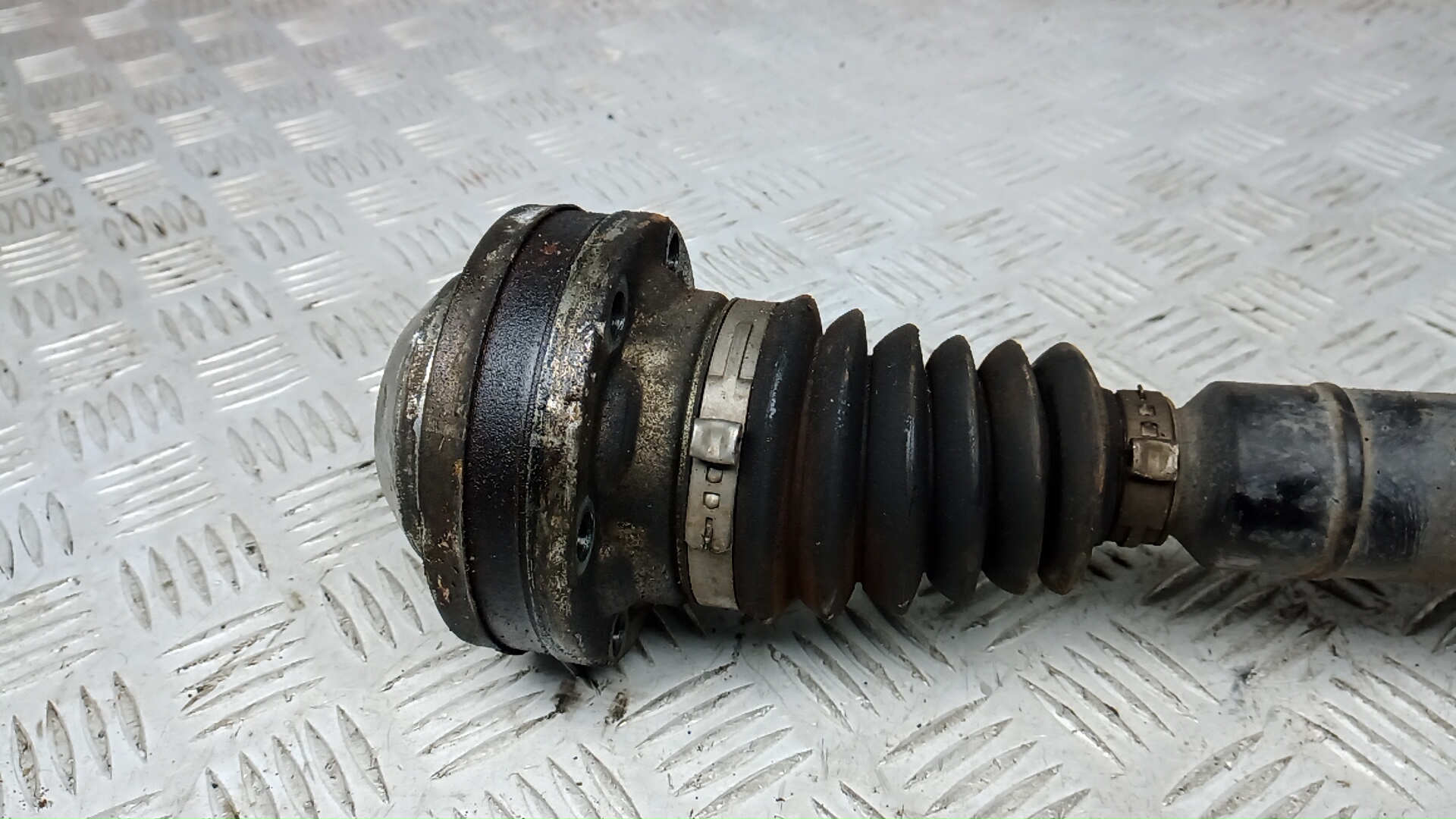 Полуось передняя правая