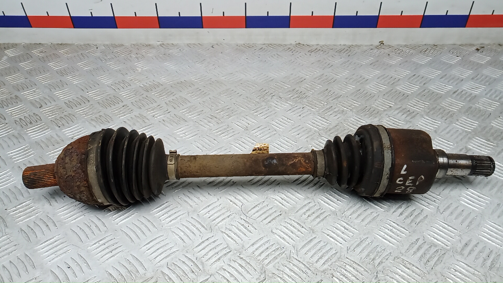 Полуось передняя левая