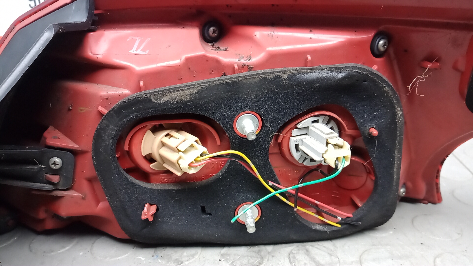 Фонарь задний левый