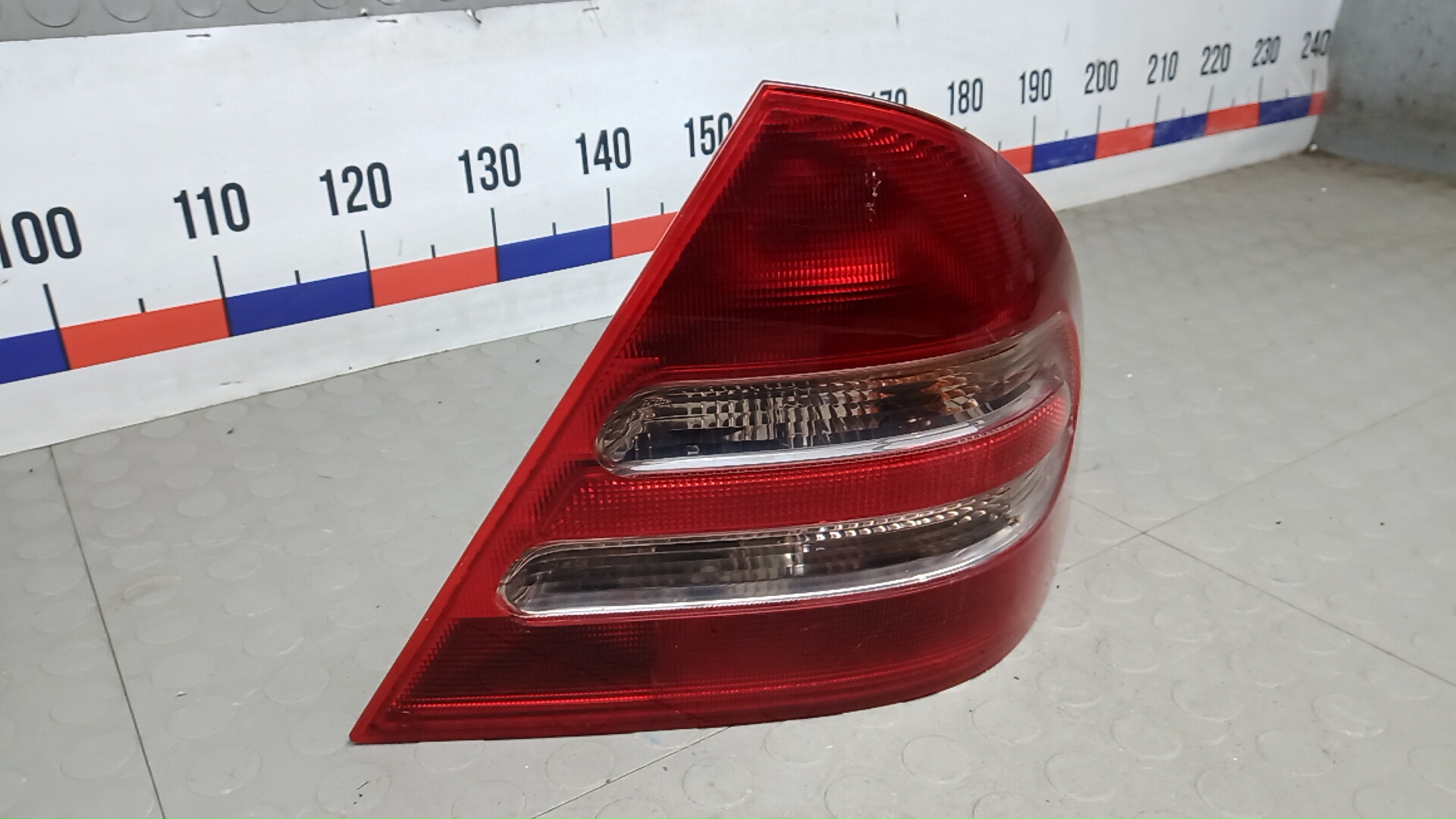 Фонарь задний правый