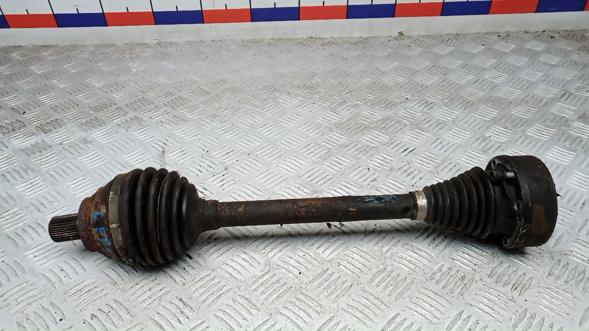 Полуось передняя левая