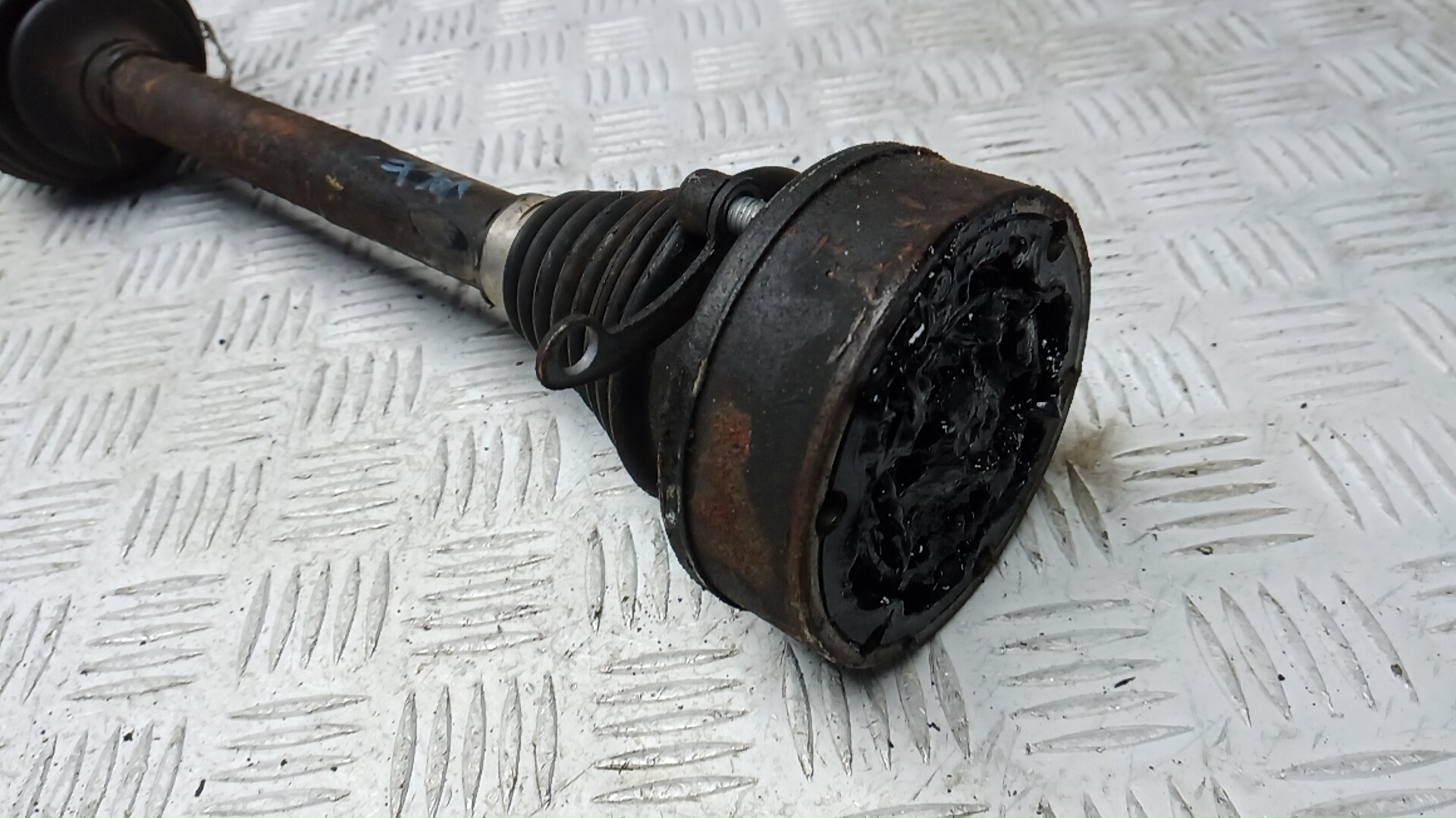 Полуось передняя левая