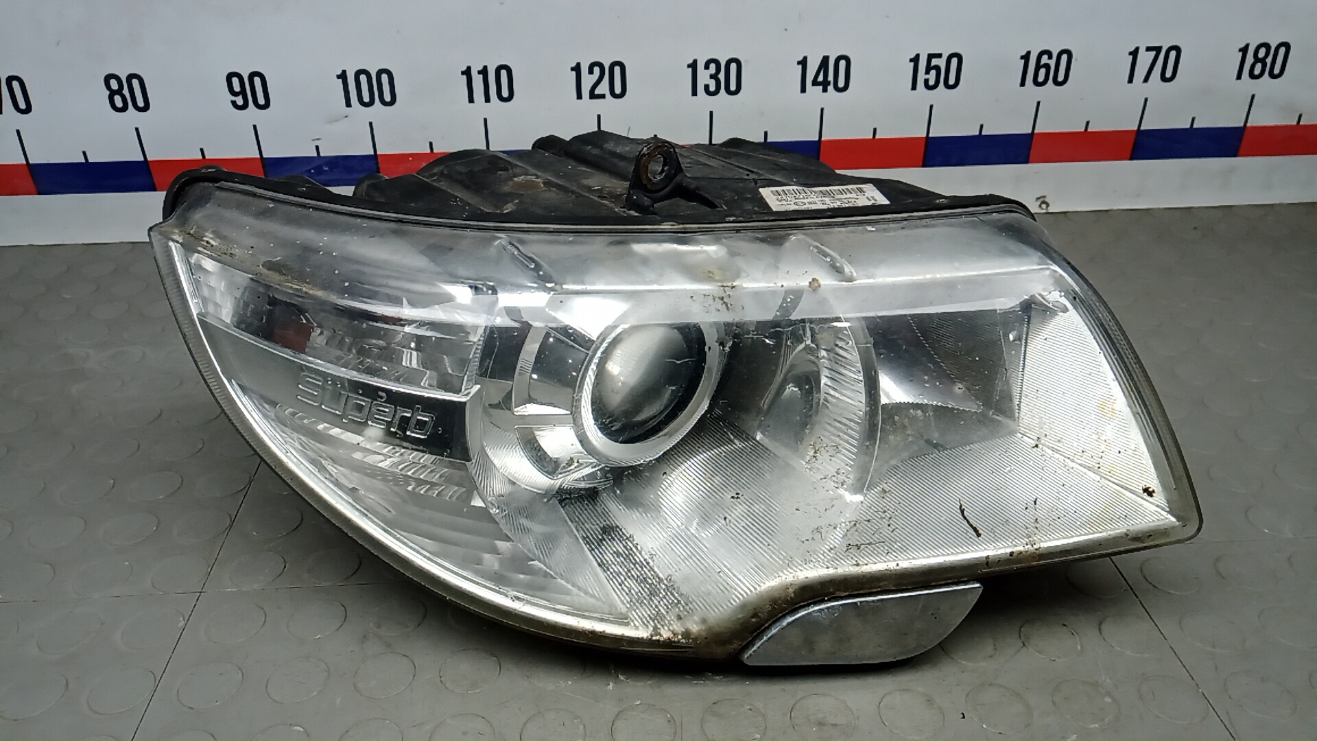 Фара правая