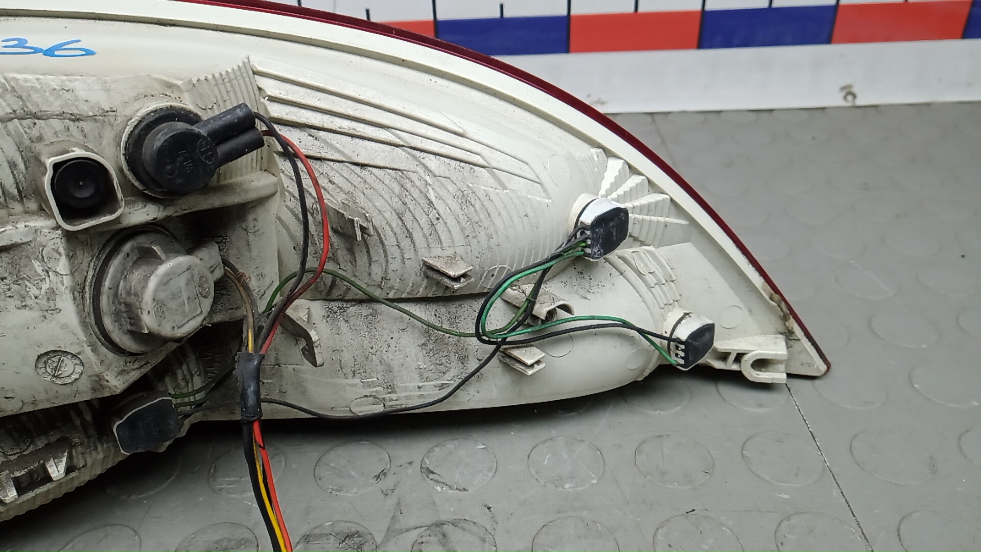 Фонарь задний левый