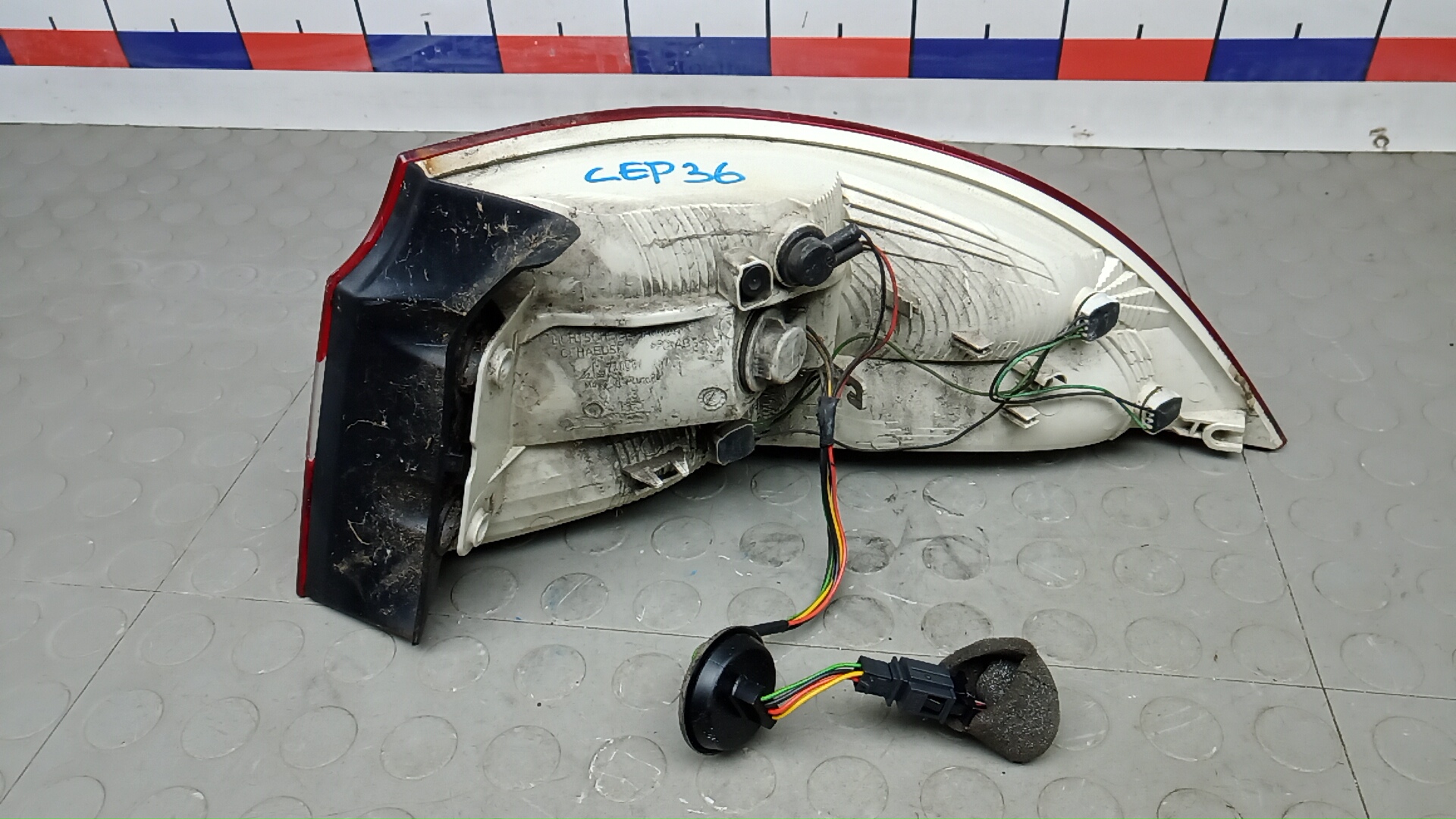 Фонарь задний левый