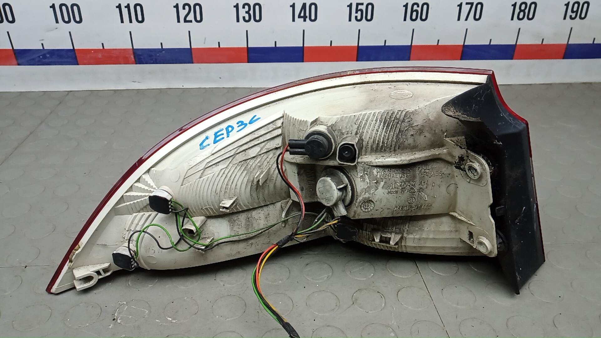 Фонарь задний правый