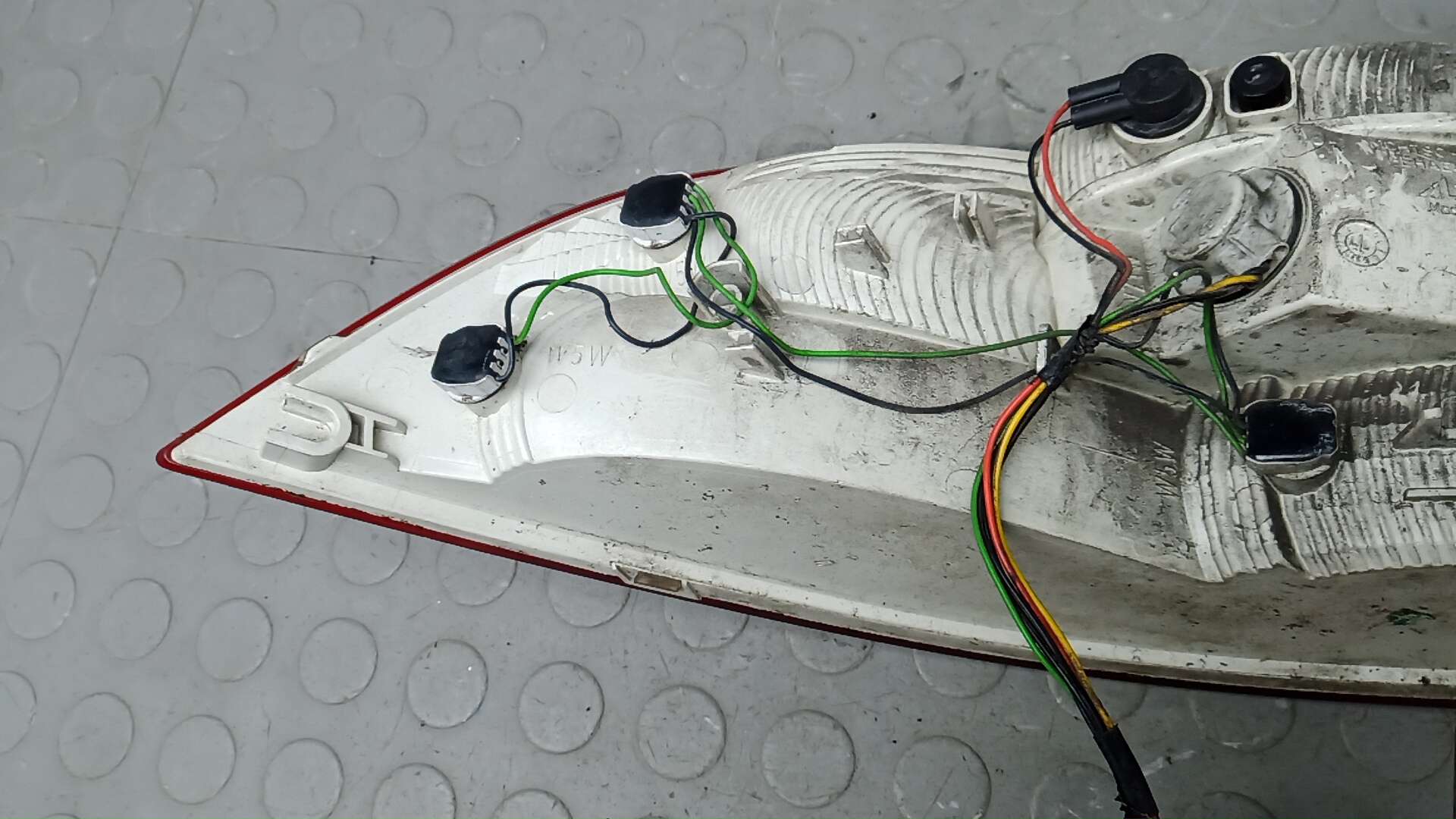 Фонарь задний правый