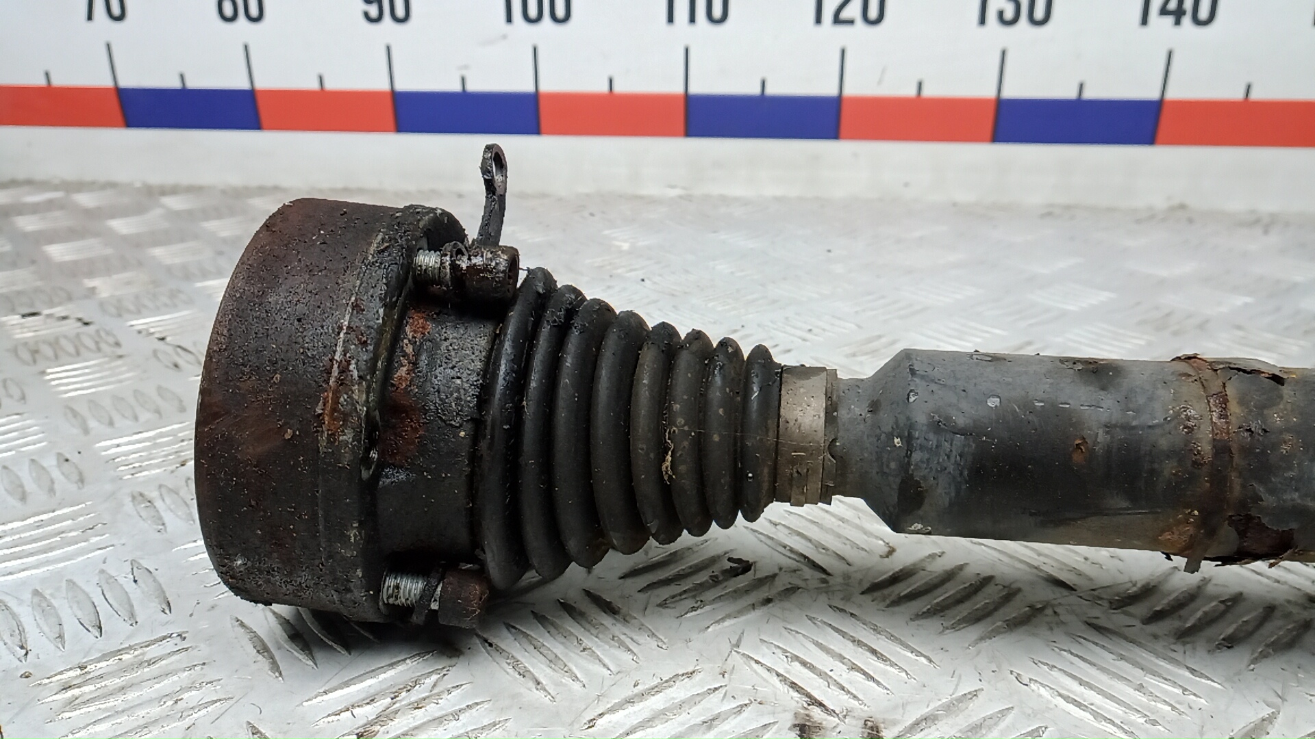 Полуось передняя правая