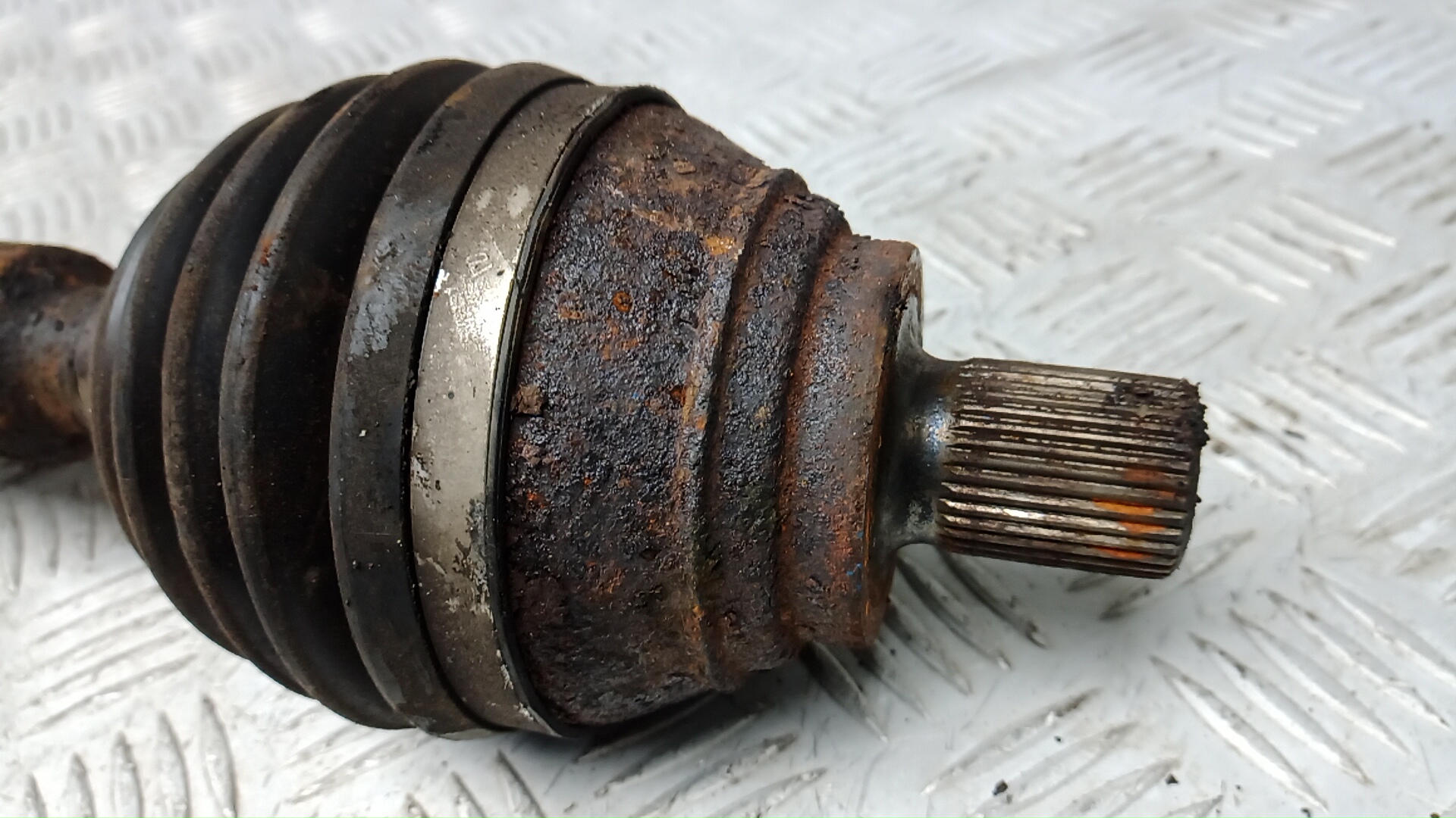 Полуось передняя правая